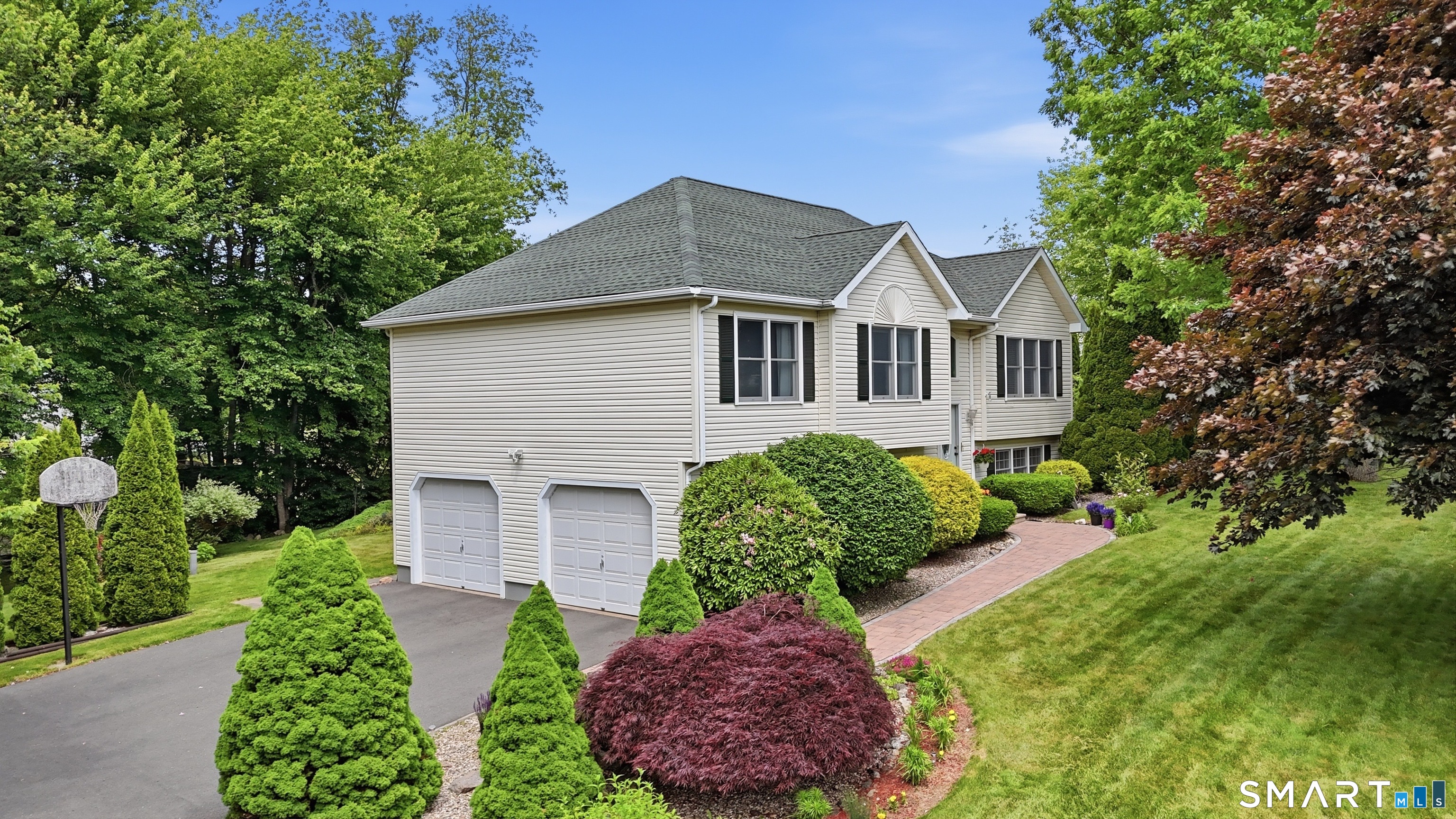48 Tiffany Lane