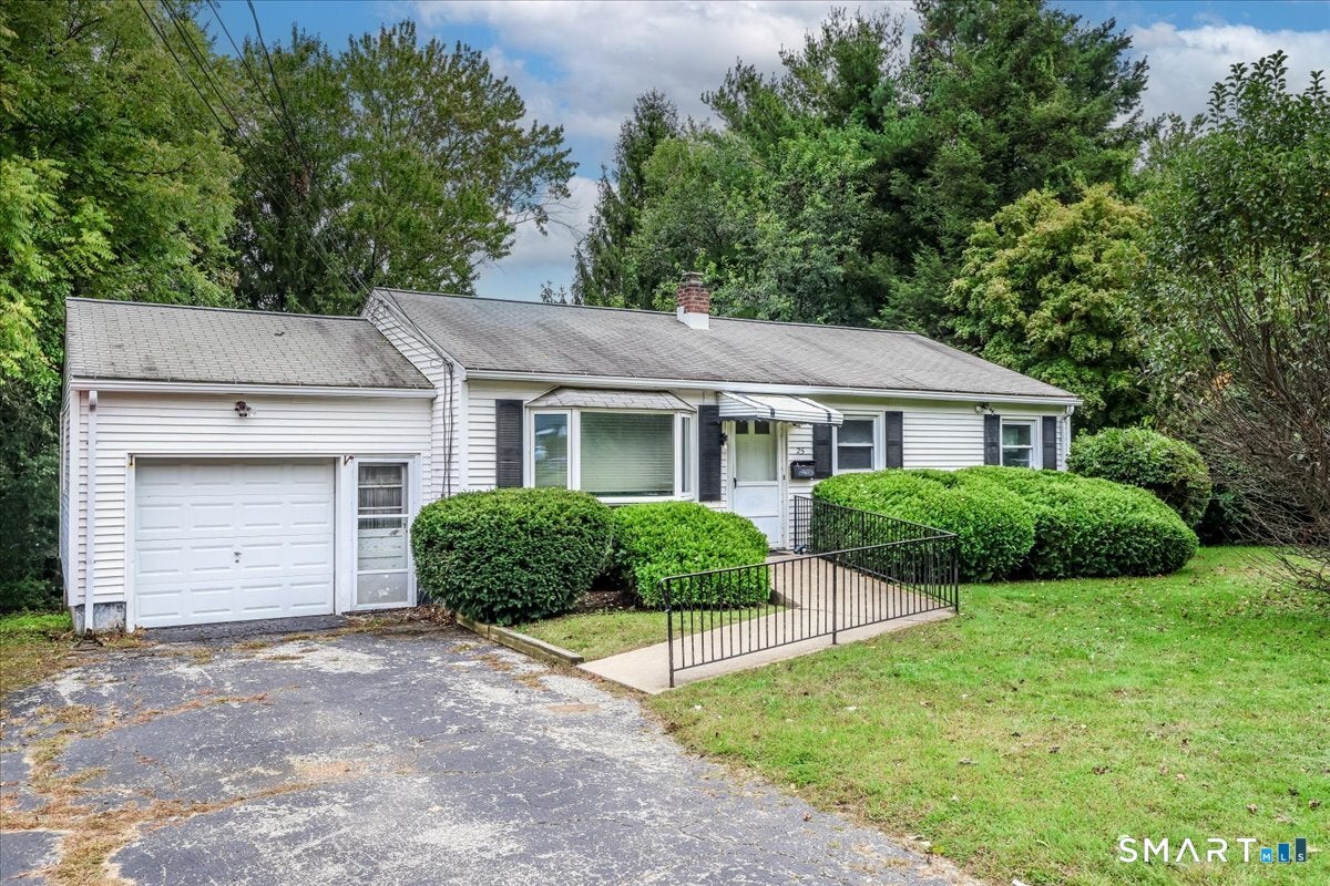25 Meadowbrook Road
