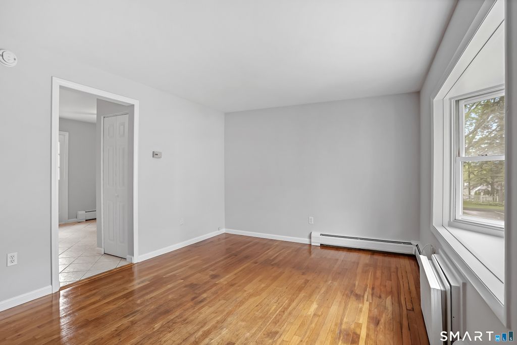 Photo of 240 Sunnyridge Avenue #APT 63, Fairfield, CT 06824 (MLS # 24150488)