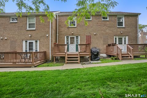 Tiny photo for 240 Sunnyridge Avenue #APT 63, Fairfield, CT 06824 (MLS # 24150488)