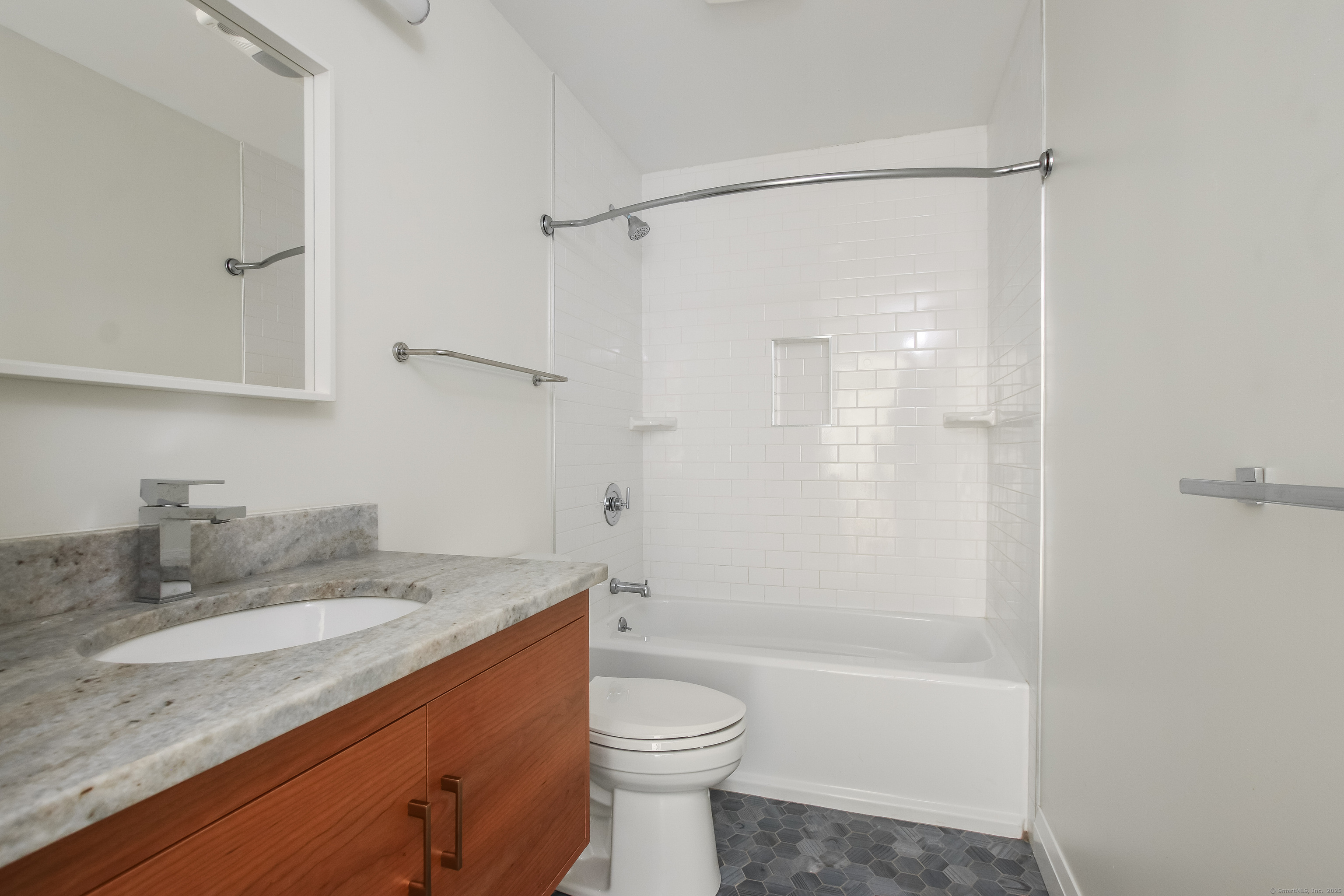 Marlborough, Connecticut 06447, United States, 2 Bedrooms Bedrooms, ,1 BathroomBathrooms,Residential,Pending,90963