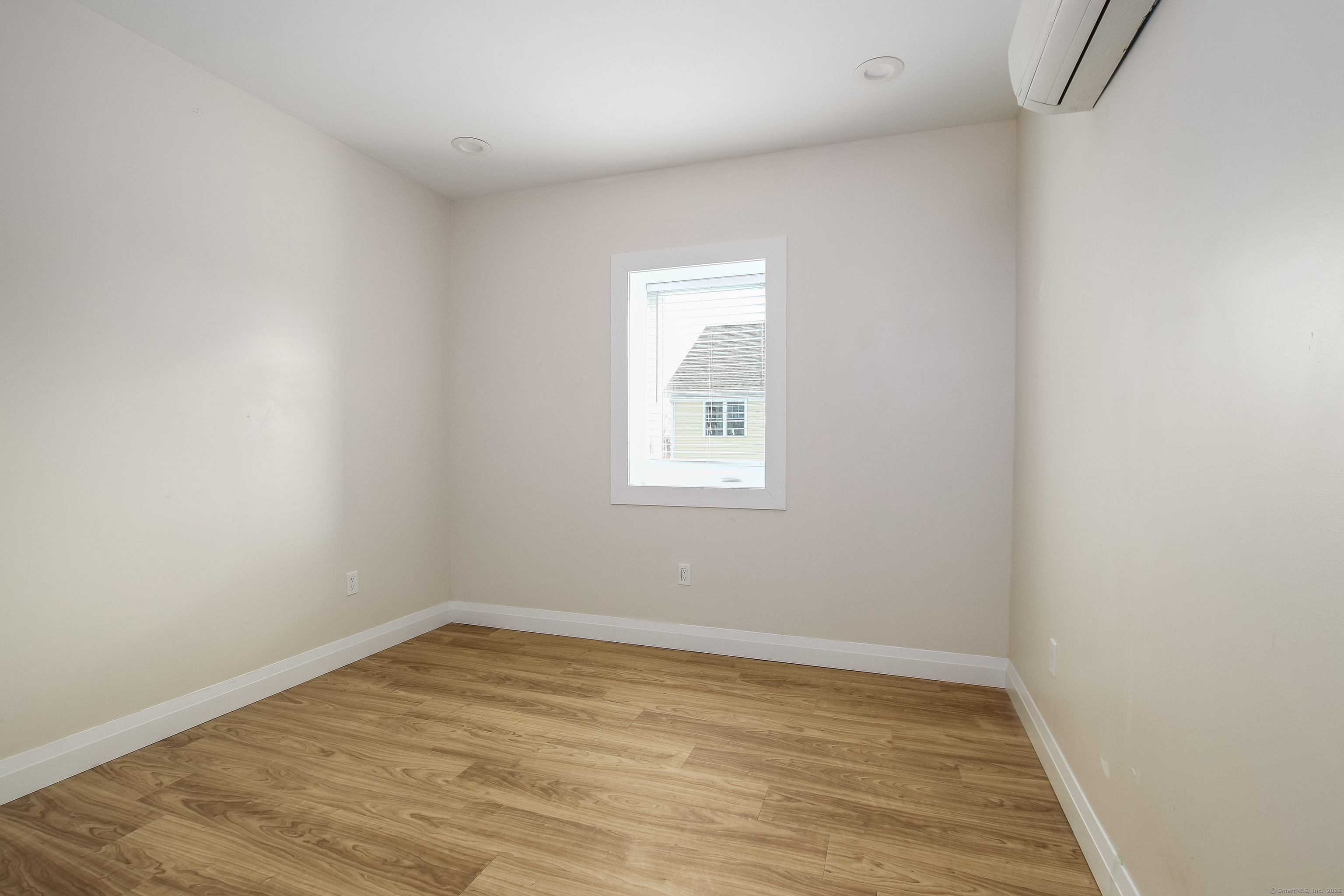 Marlborough, Connecticut 06447, United States, 2 Bedrooms Bedrooms, ,1 BathroomBathrooms,Residential,Pending,90963