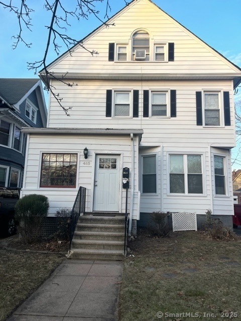 Rental Property at Edgewood Avenue, New Haven, Connecticut - Bedrooms: 2 
Bathrooms: 1 
Rooms: 4  - $1,750 MO.