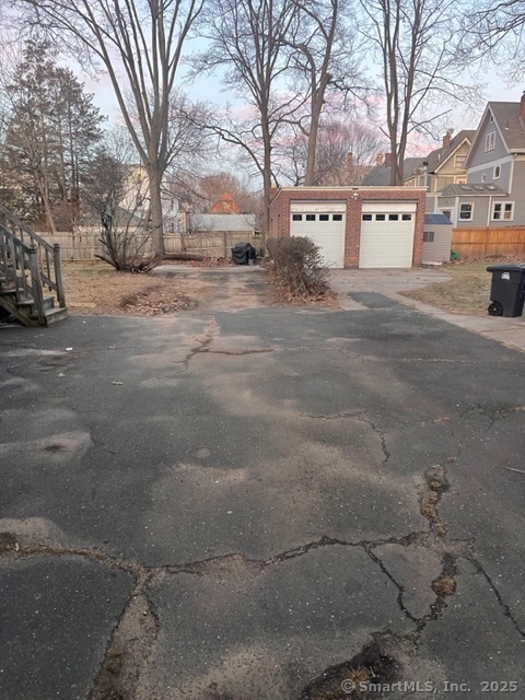 New Haven, Connecticut 06511, United States, 2 Bedrooms Bedrooms, ,1 BathroomBathrooms,Residential,Pending,14665