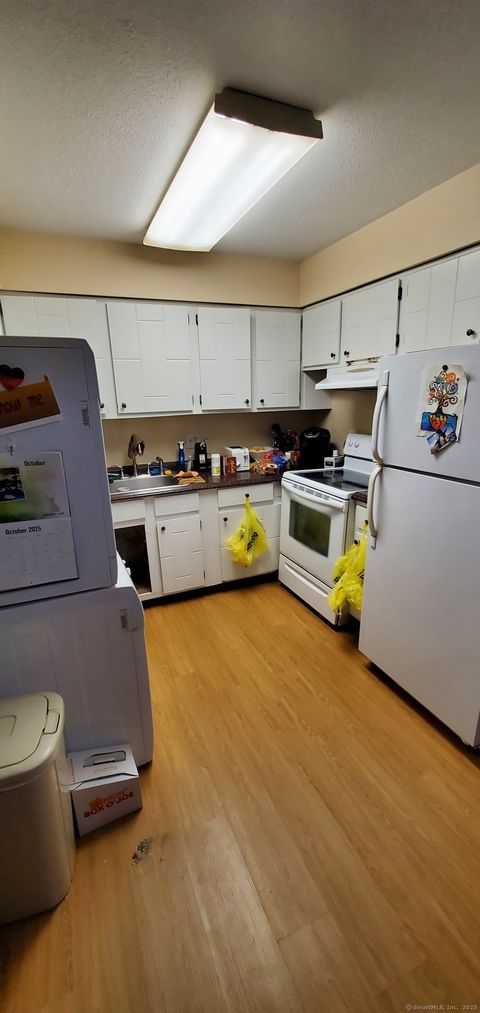 Tiny photo for 3 Surrey Lane #L3, Torrington, CT 06790 (MLS # 24133489)