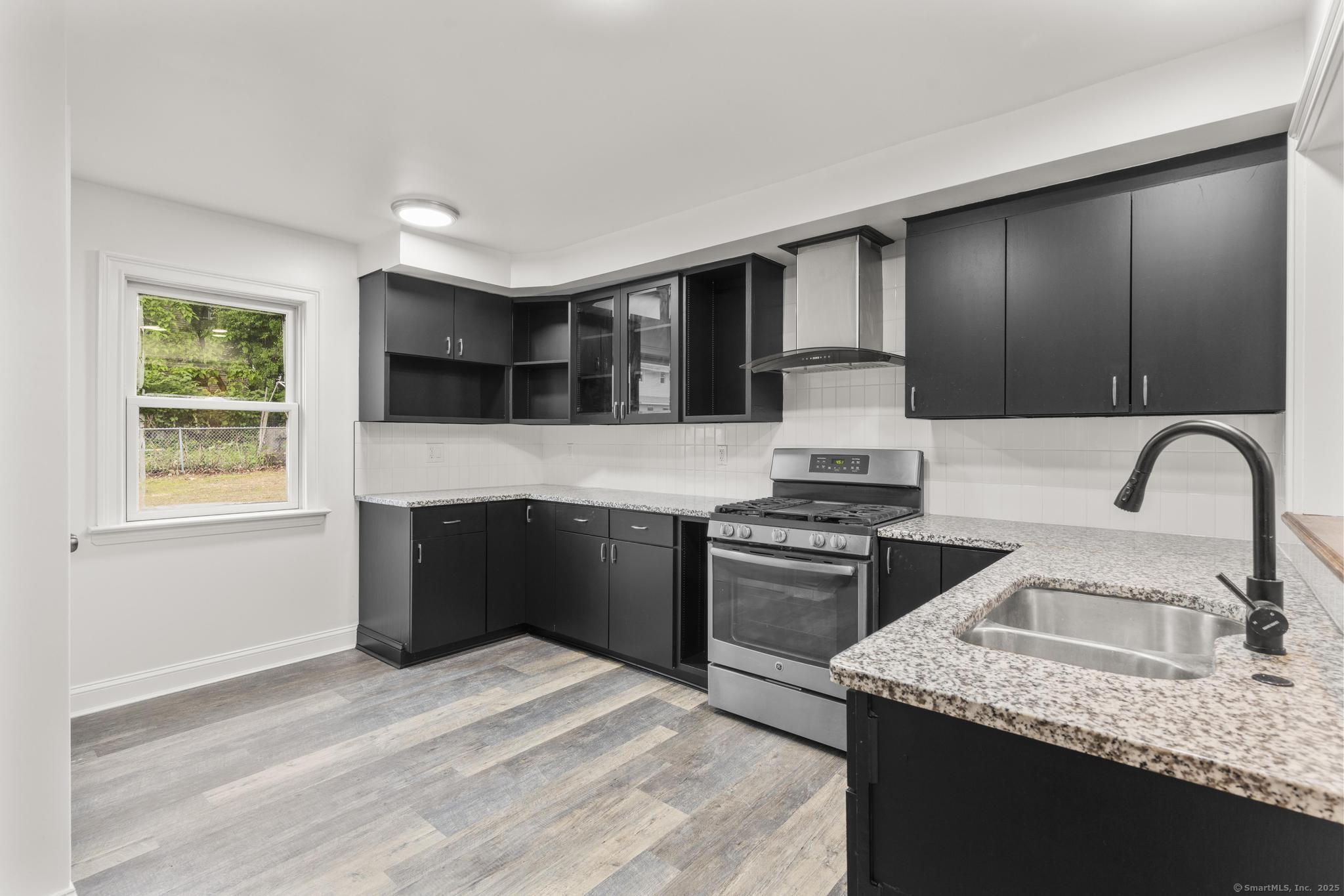 38 Bronson Street, Waterbury, Connecticut image 11