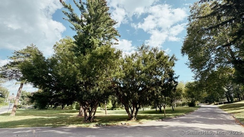 Photo of 89 Richmond Hill Road, New Canaan, CT 06840 (MLS # 24126597)