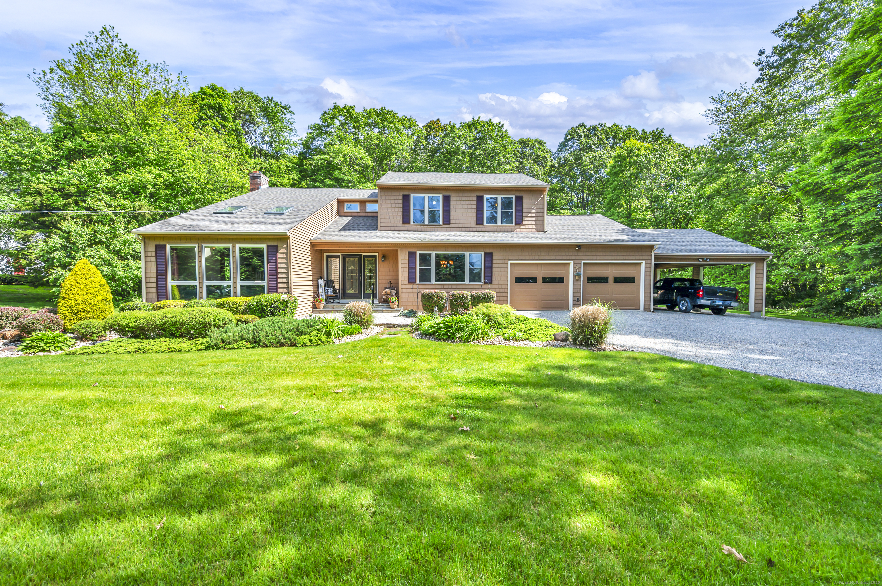 Property for Sale at Quigley Road, Wallingford, Connecticut - Bedrooms: 5 
Bathrooms: 3 
Rooms: 10  - $829,900