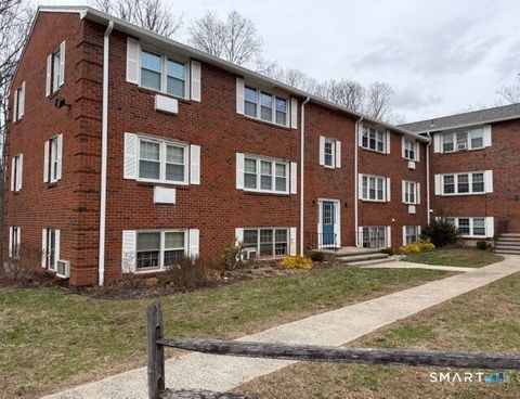 Photo of 39 Briarwood Lane #A, Branford, CT 06405 (MLS # 24163319)