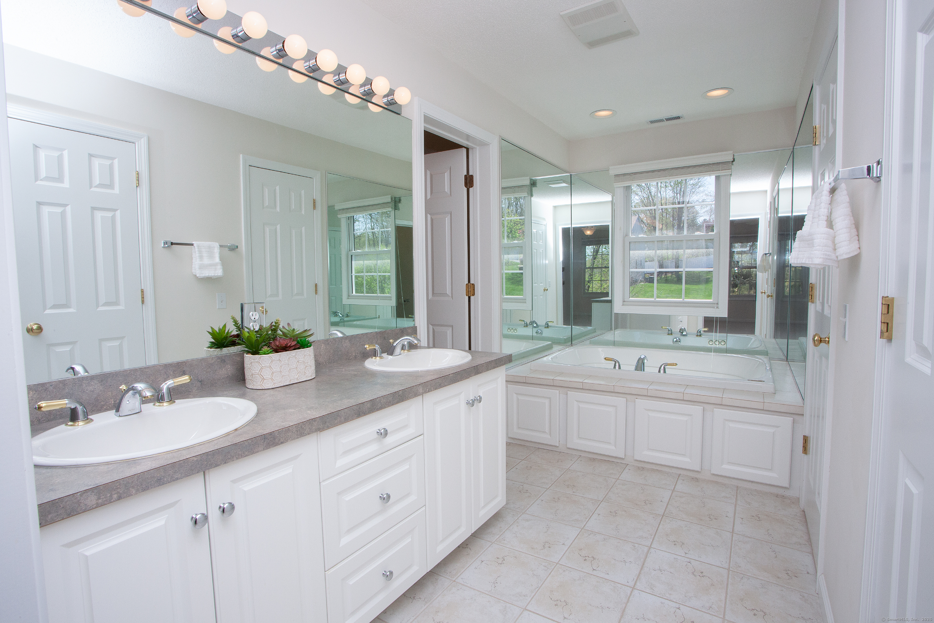 315 Briarwood Drive, Manchester, Connecticut image 30