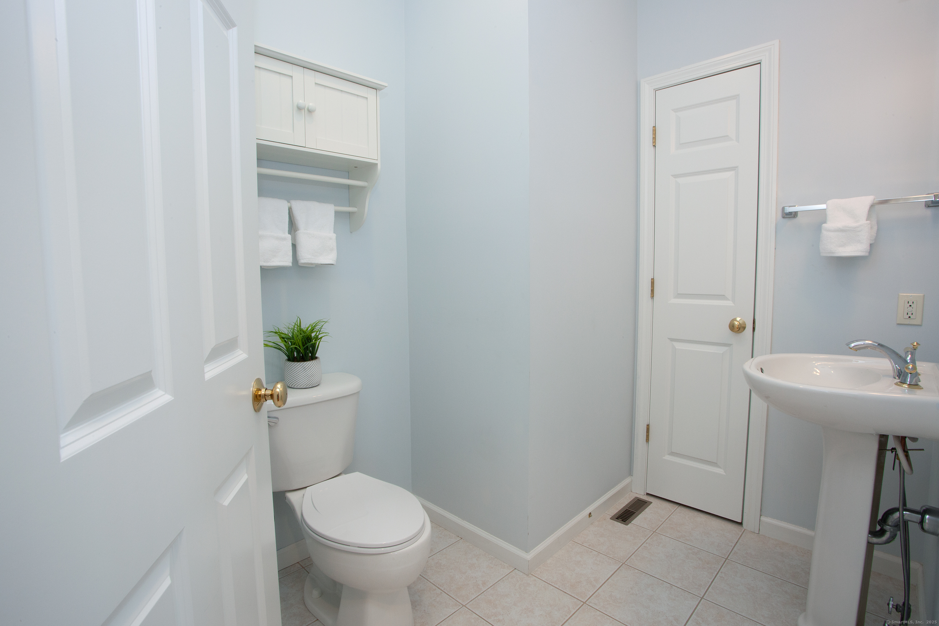 315 Briarwood Drive, Manchester, Connecticut image 17