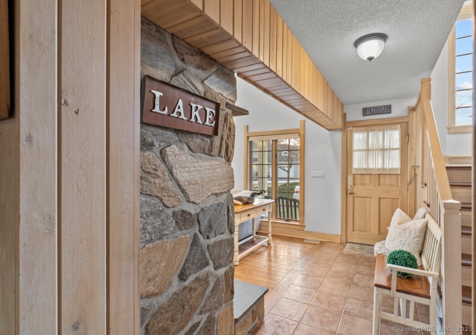 32 Meeks Point Road, East Hampton, Connecticut image 11