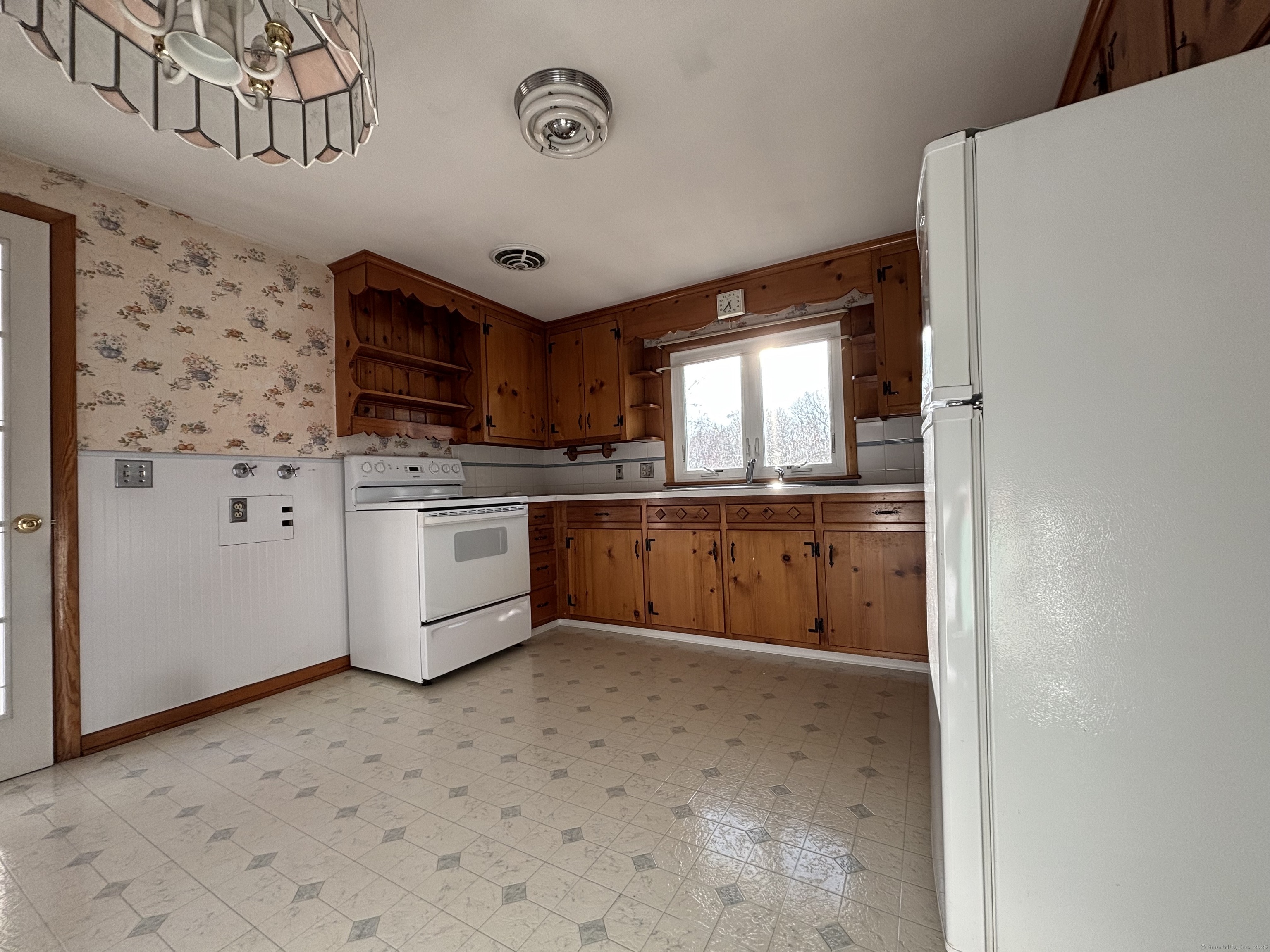 106 Ricciardone Avenue, Torrington, Connecticut image 3