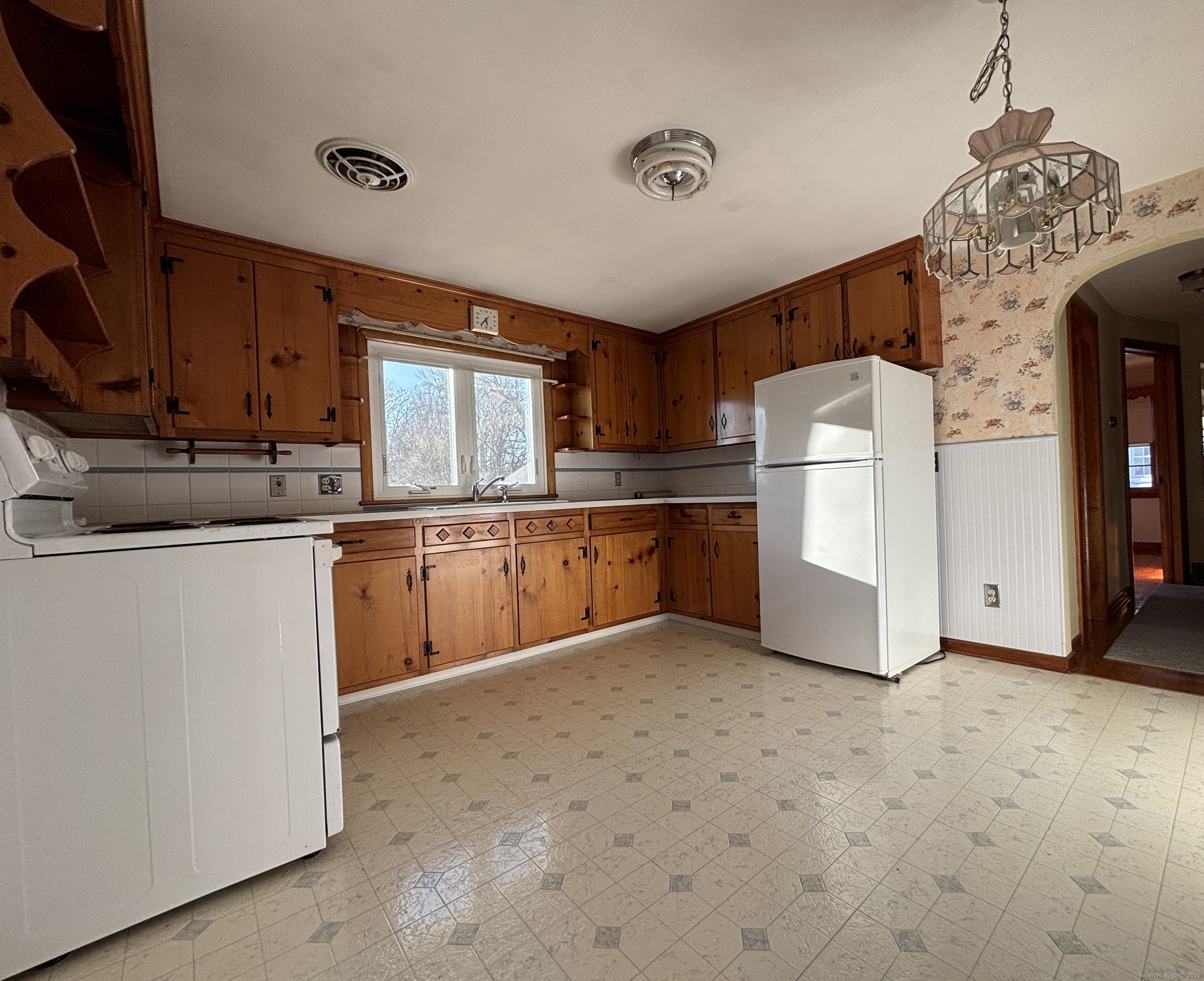 106 Ricciardone Avenue, Torrington, Connecticut image 2