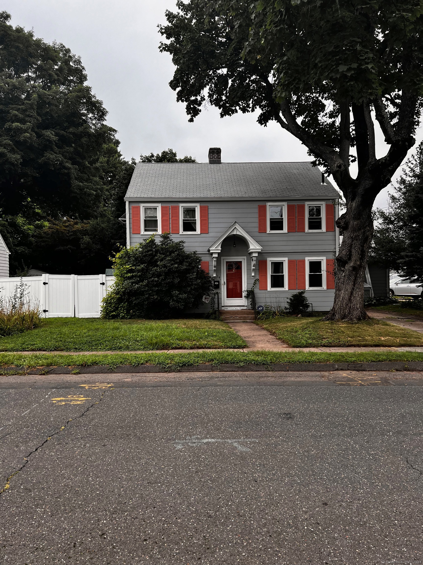Rental Property at 34 Perkins Street, Manchester, Connecticut - Bedrooms: 3 
Bathrooms: 2 
Rooms: 7  - $2,400 MO.