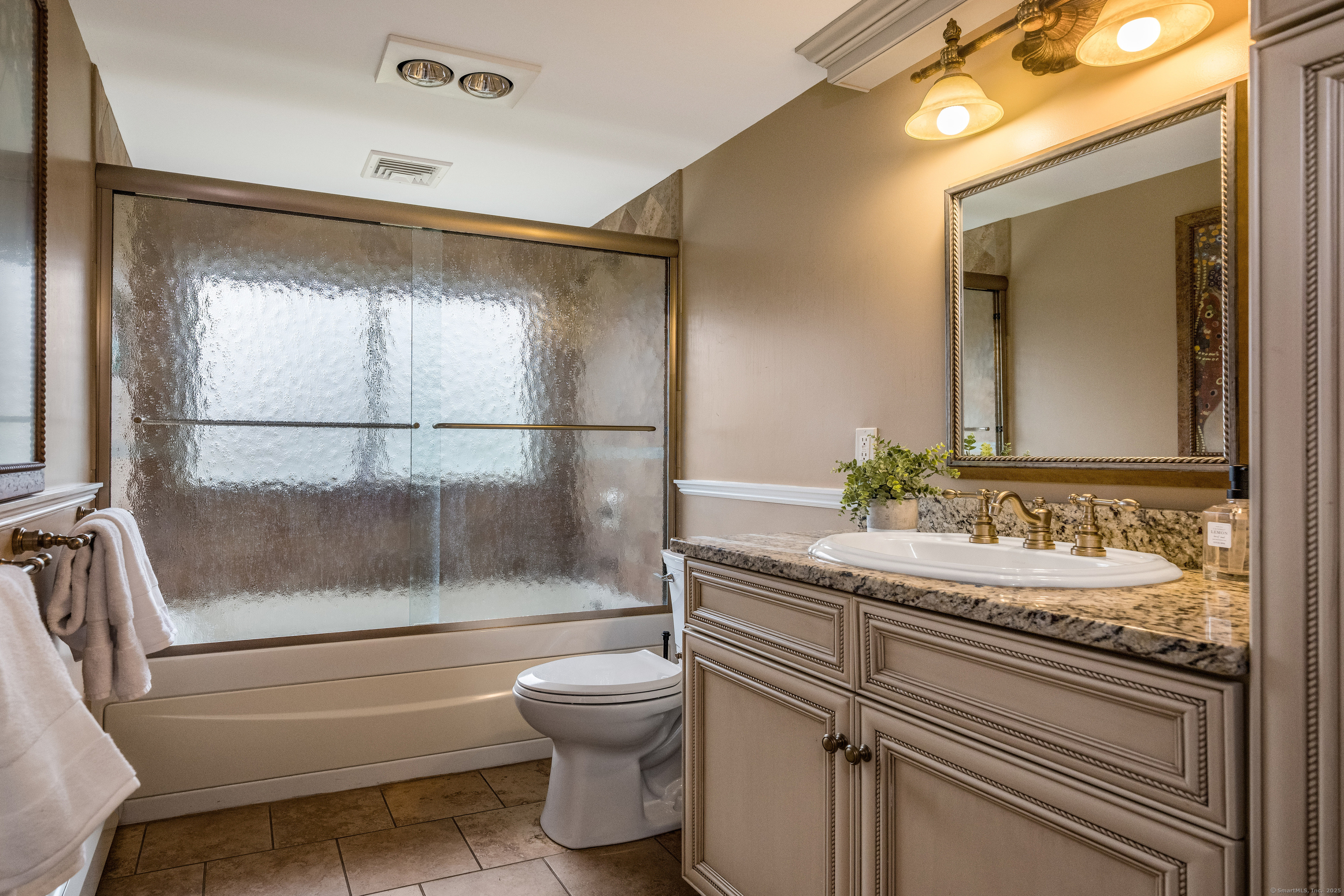 26 Latimer Lane, Simsbury, Connecticut image 9