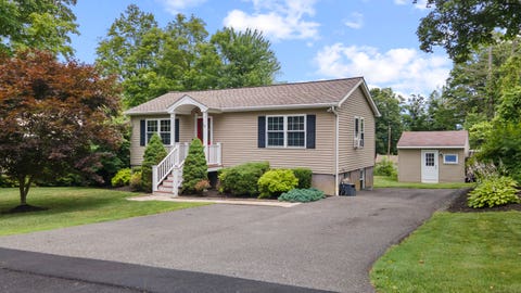 Homes For Sale - 14 Hilltop Drive<br/> Fairfield County, New Fairfield, CT 06812