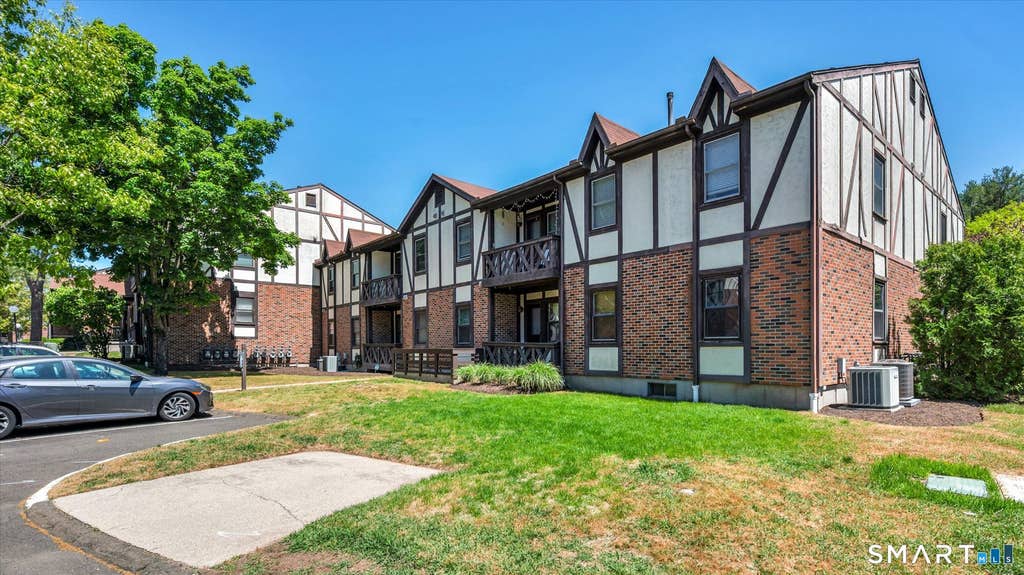 Photo of 365 Mather Street #47, Hamden, CT 06514 (MLS # 24175008)