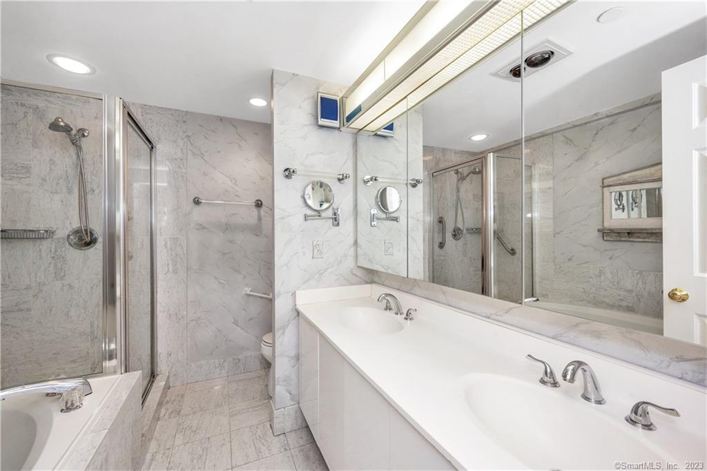 Photo 9 of 21 of 43 Harbor Drive 402 condo
