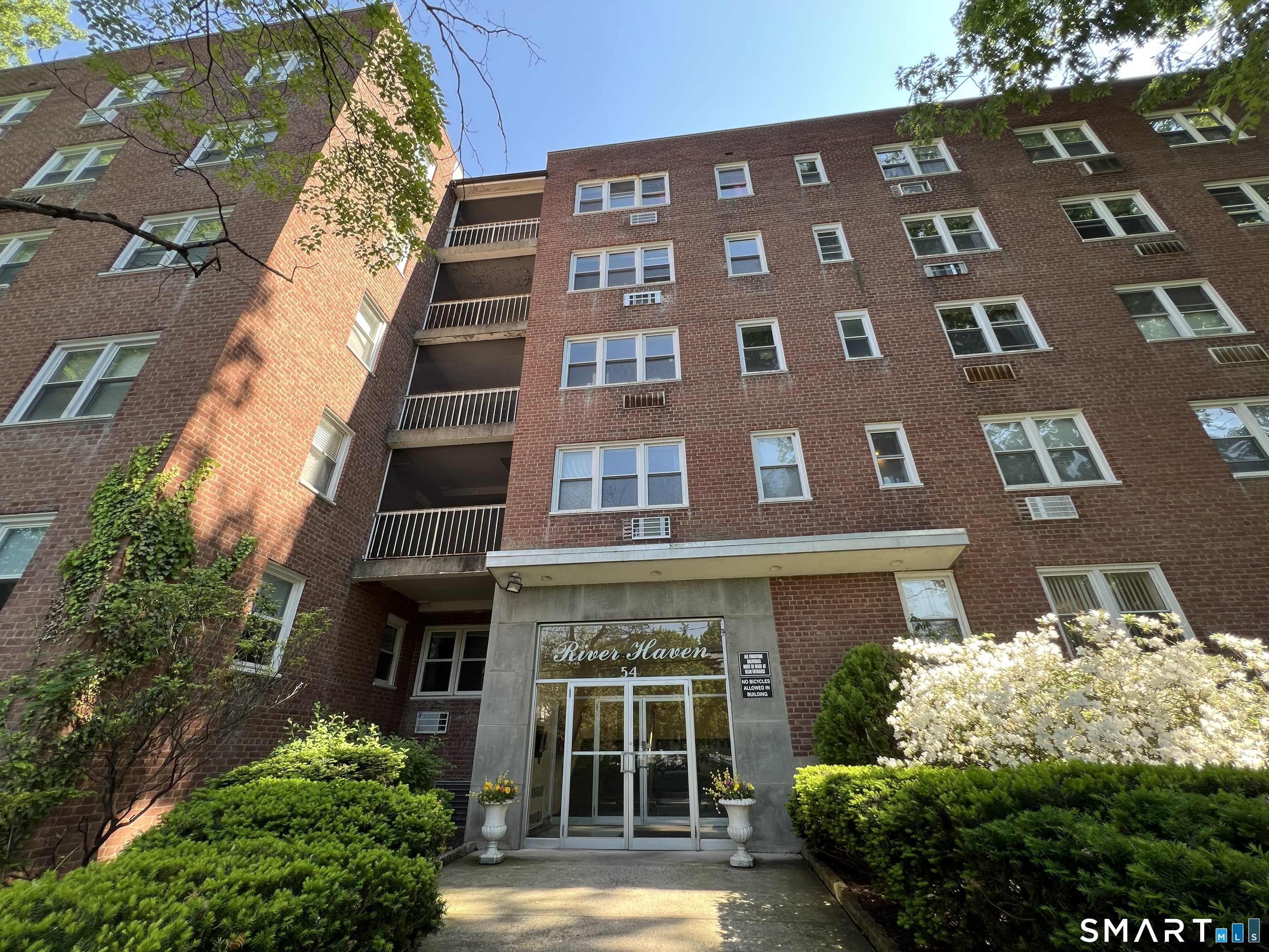 54 W North Street 417