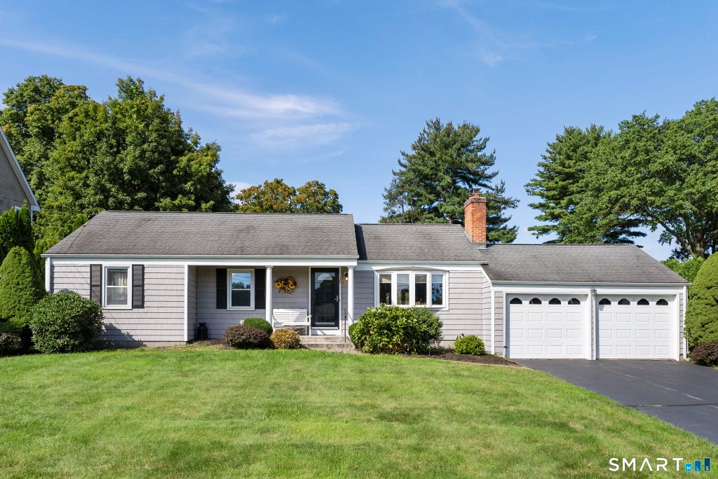 Photo of 39 Clovercrest Road, Wethersfield, CT 06109 (MLS # 24205836)