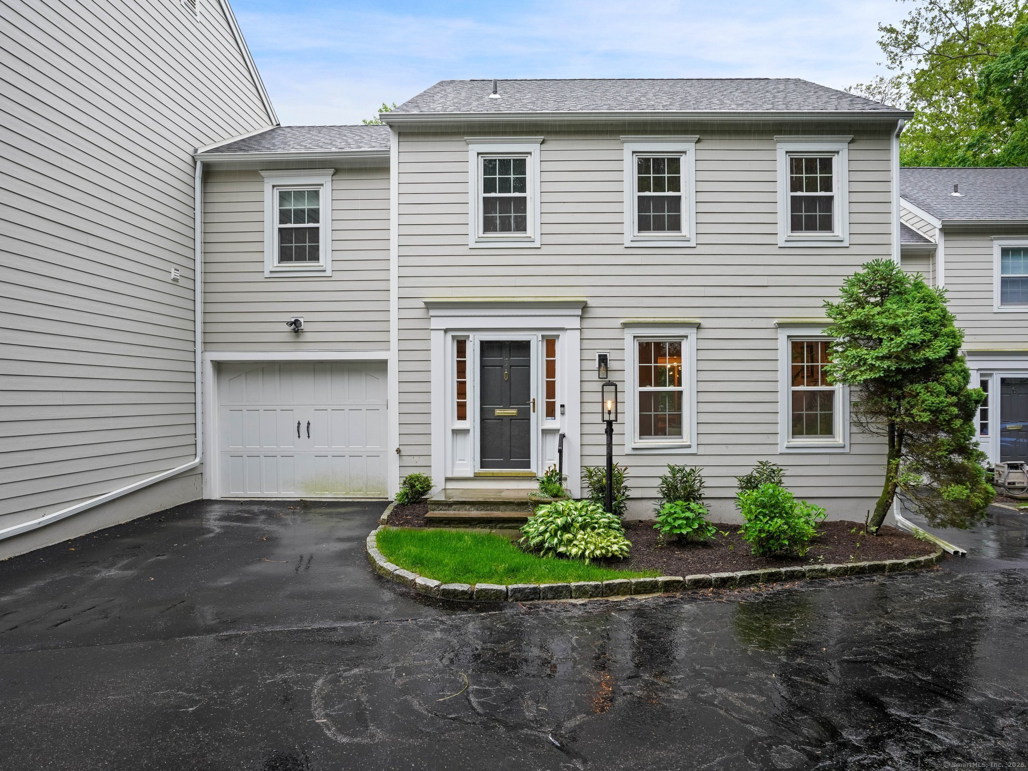 New Norwalk Road Apt 5, New Canaan, Connecticut - 3 Bedrooms  
3 Bathrooms  
6 Rooms - 