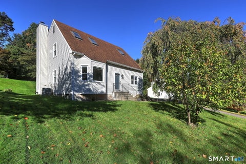 Photo of 12 Brookview Lane, Middletown, CT 06457 (MLS # 24214047)