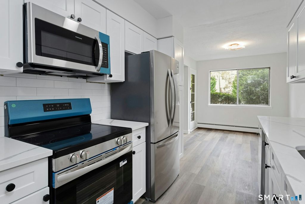 Photo of 154 Cold Spring Road #APT 18, Stamford, CT 06905 (MLS # 24153534)