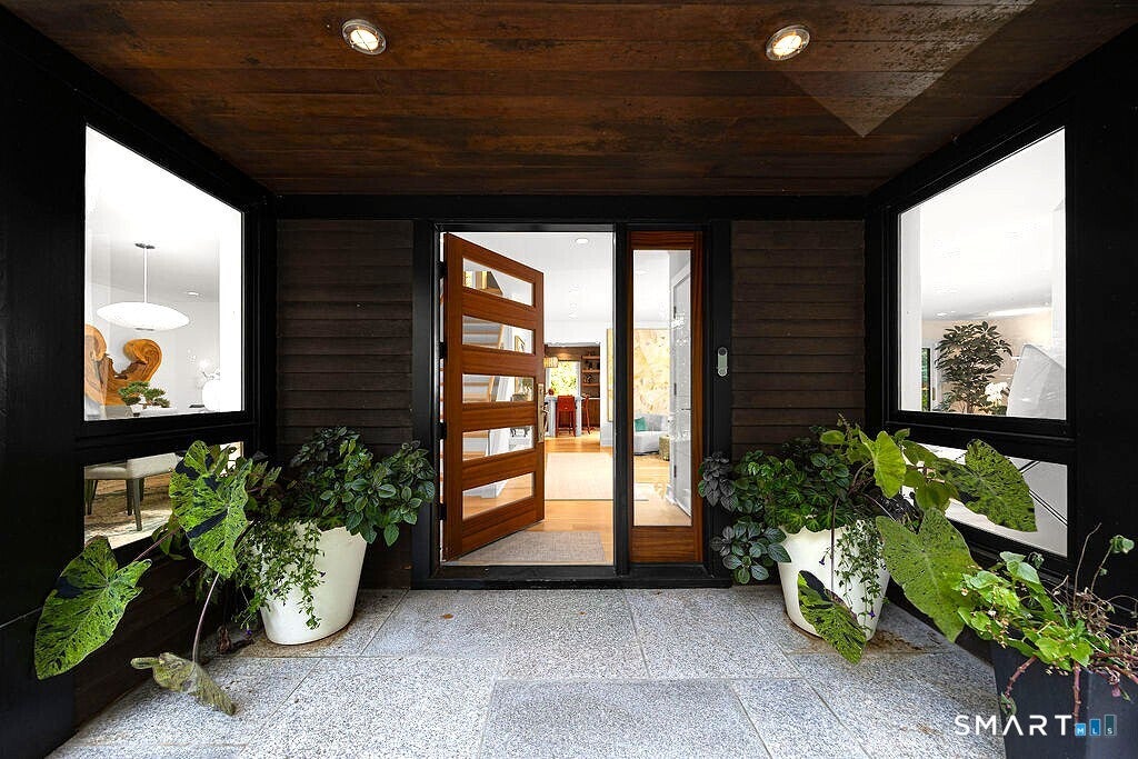 17 Greenbrier Road