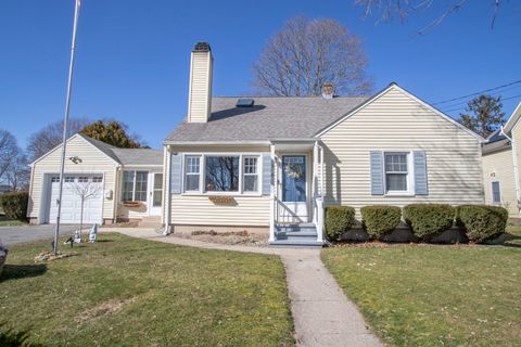 41 Coulter Street Old Saybrook CT 06475