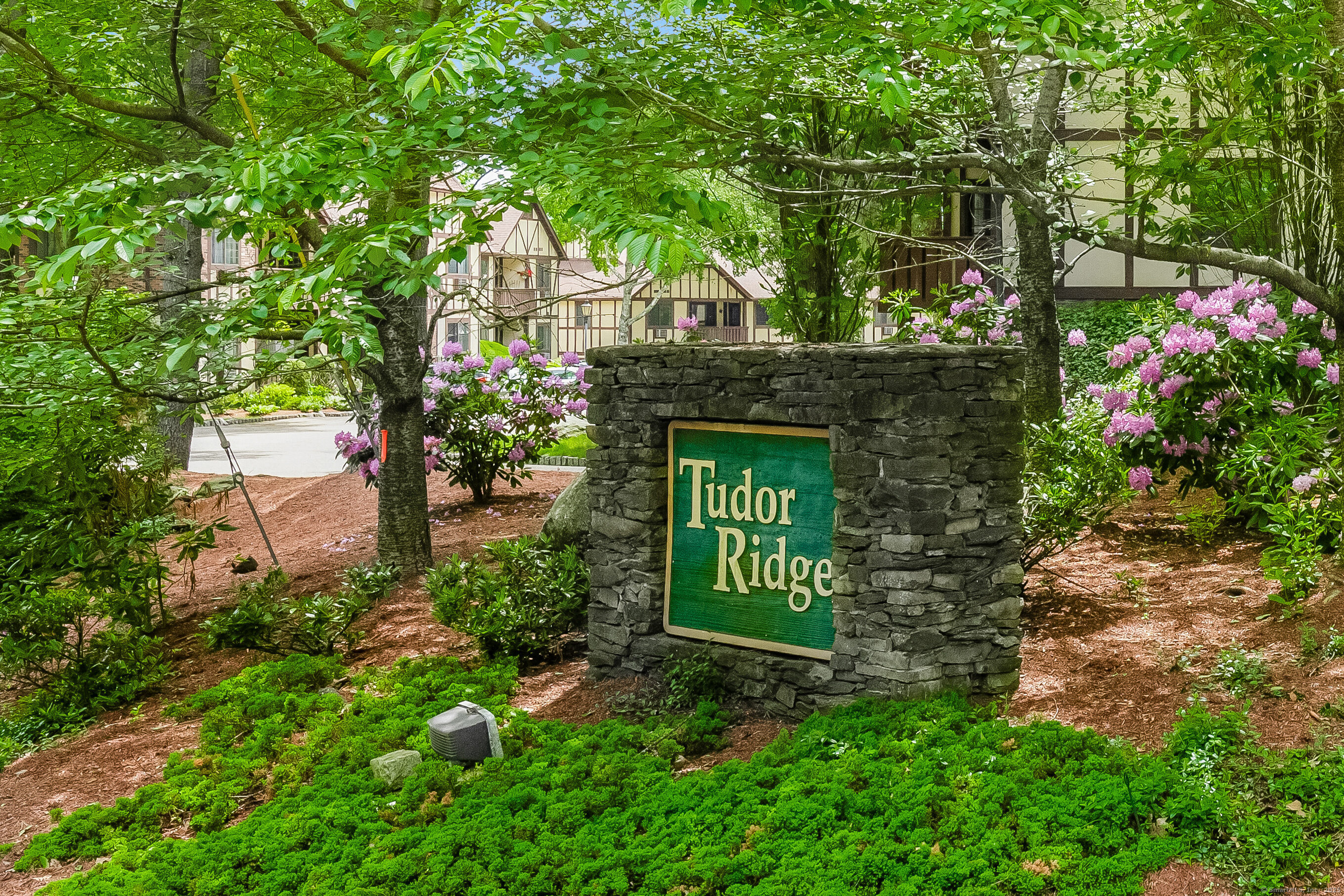 Warner Hill Road 74, Stratford, Connecticut - 1 Bedrooms  
1 Bathrooms  
4 Rooms - 