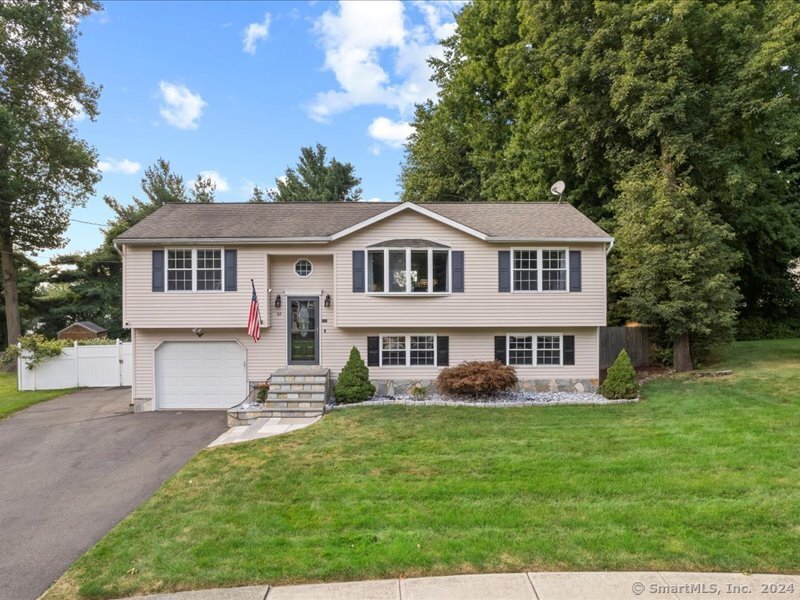 View Milford, CT 06460 house