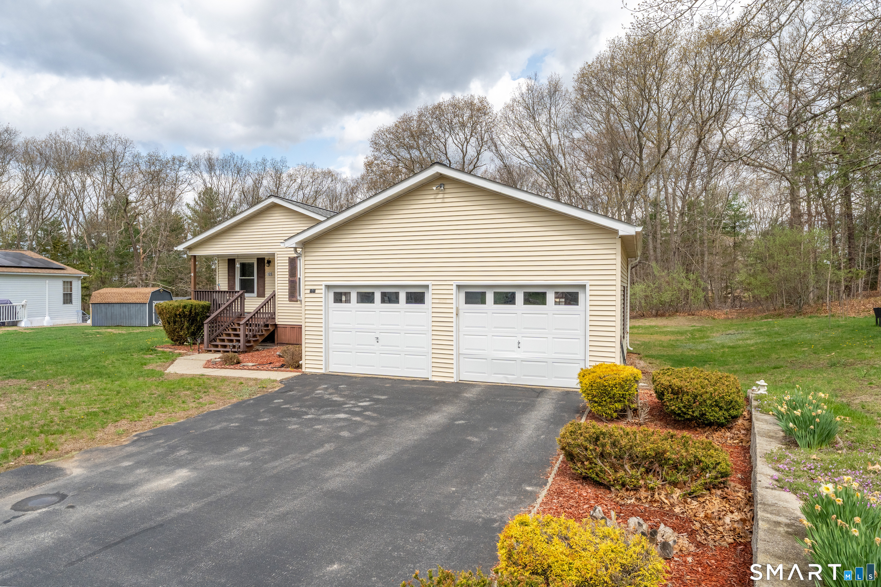 109 Colonial Road
