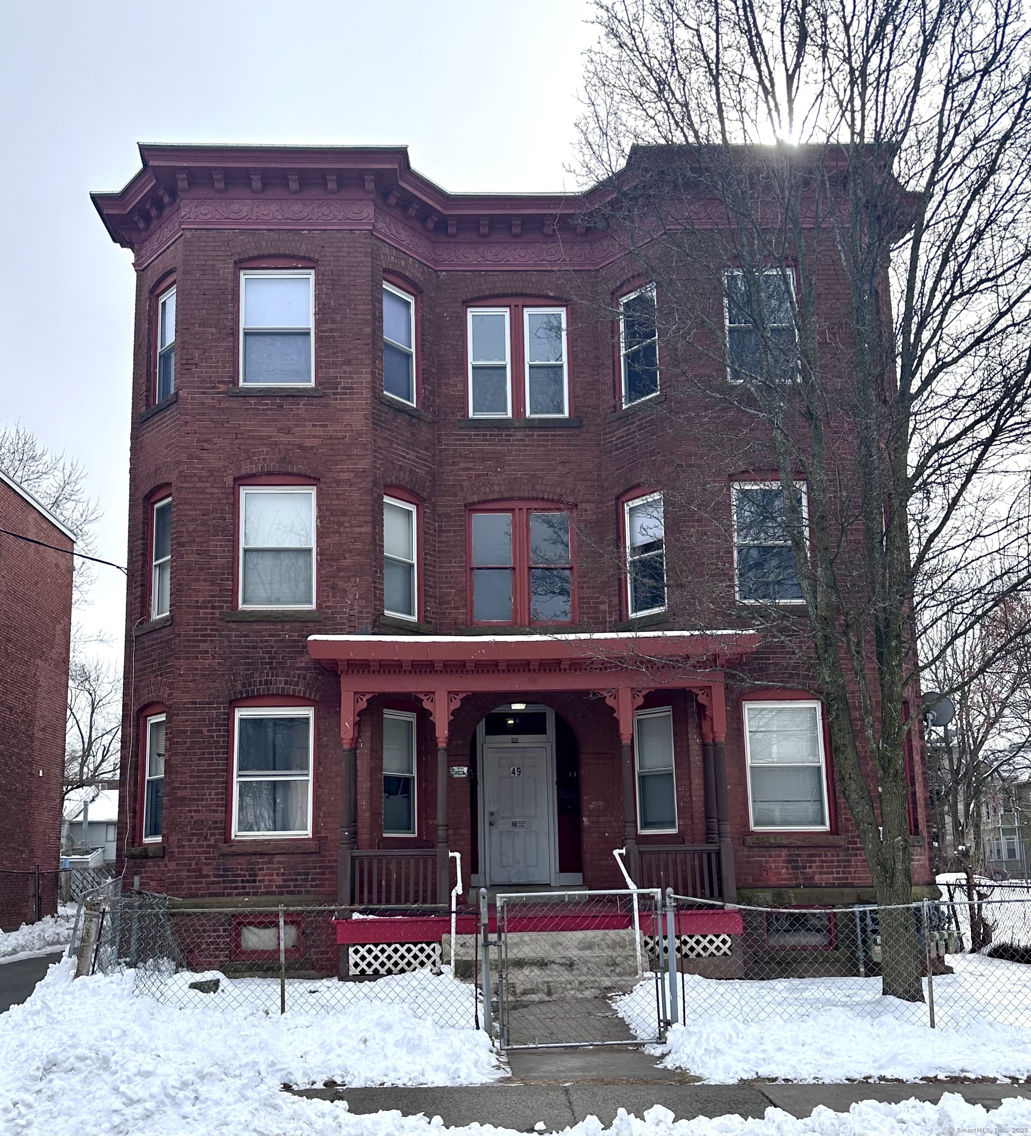 Benton Street, Hartford, Connecticut - 12 Bedrooms  
6 Bathrooms  
30 Rooms - 