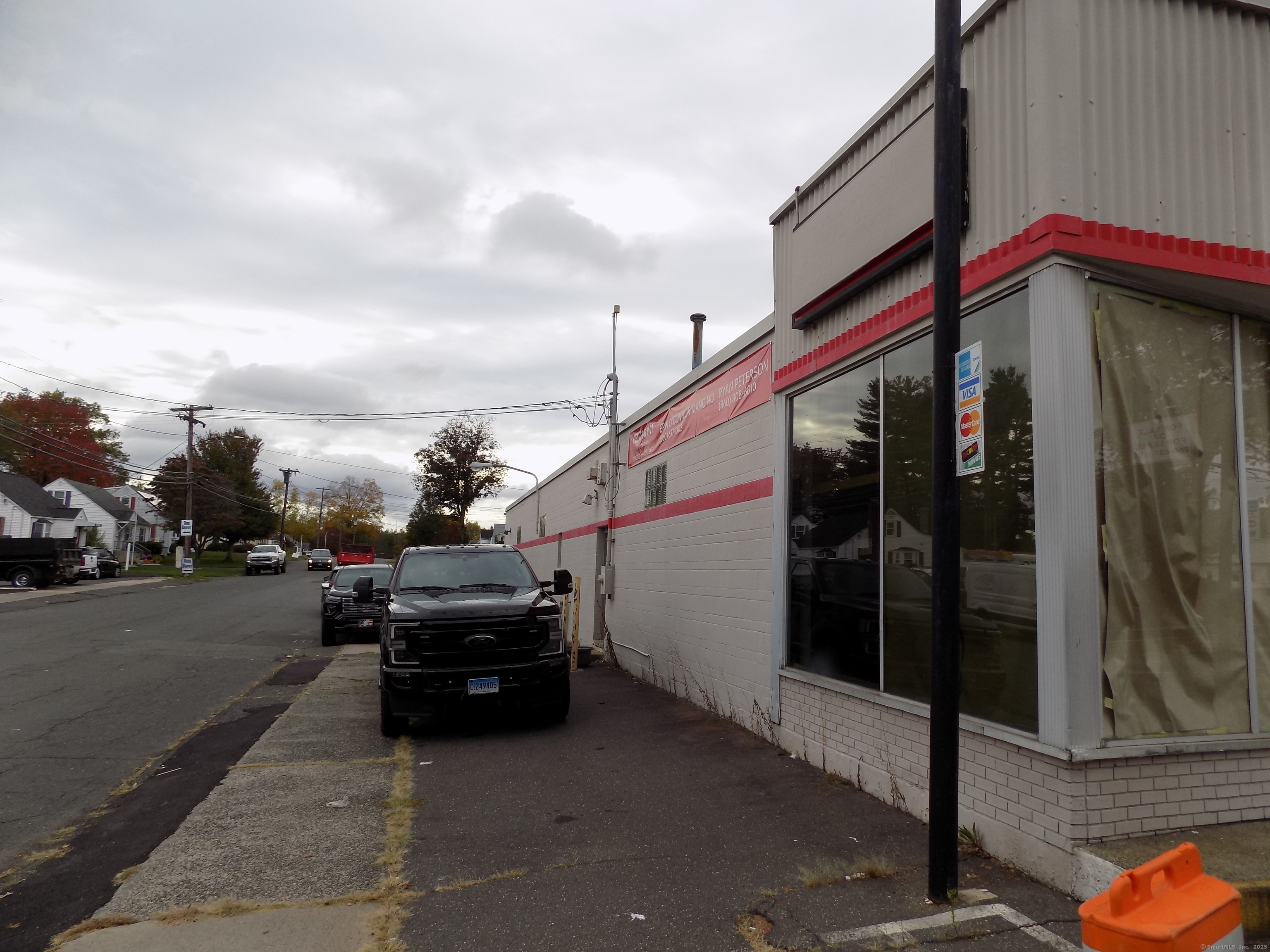 790 Farmington Avenue