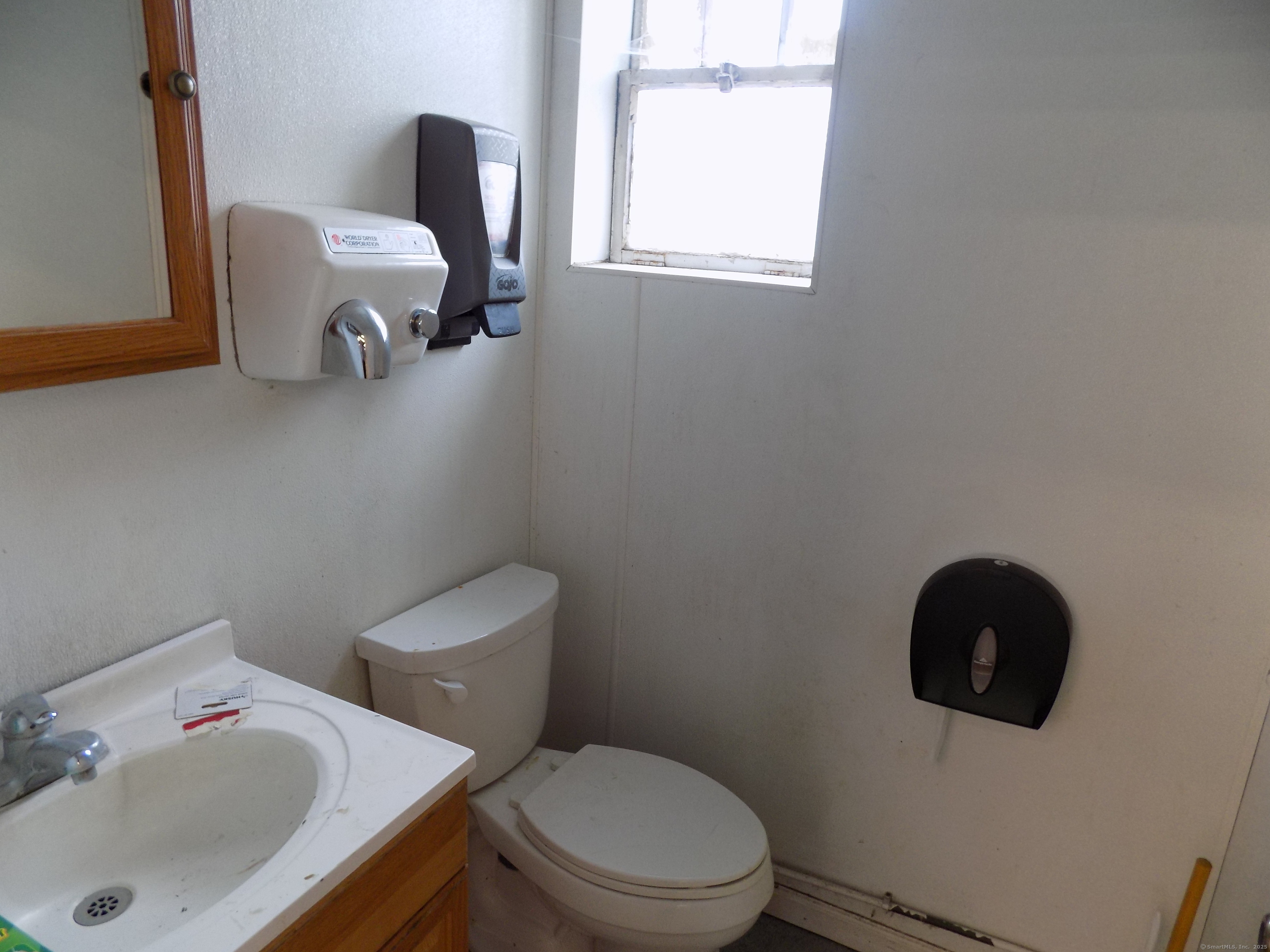 790 Farmington Avenue