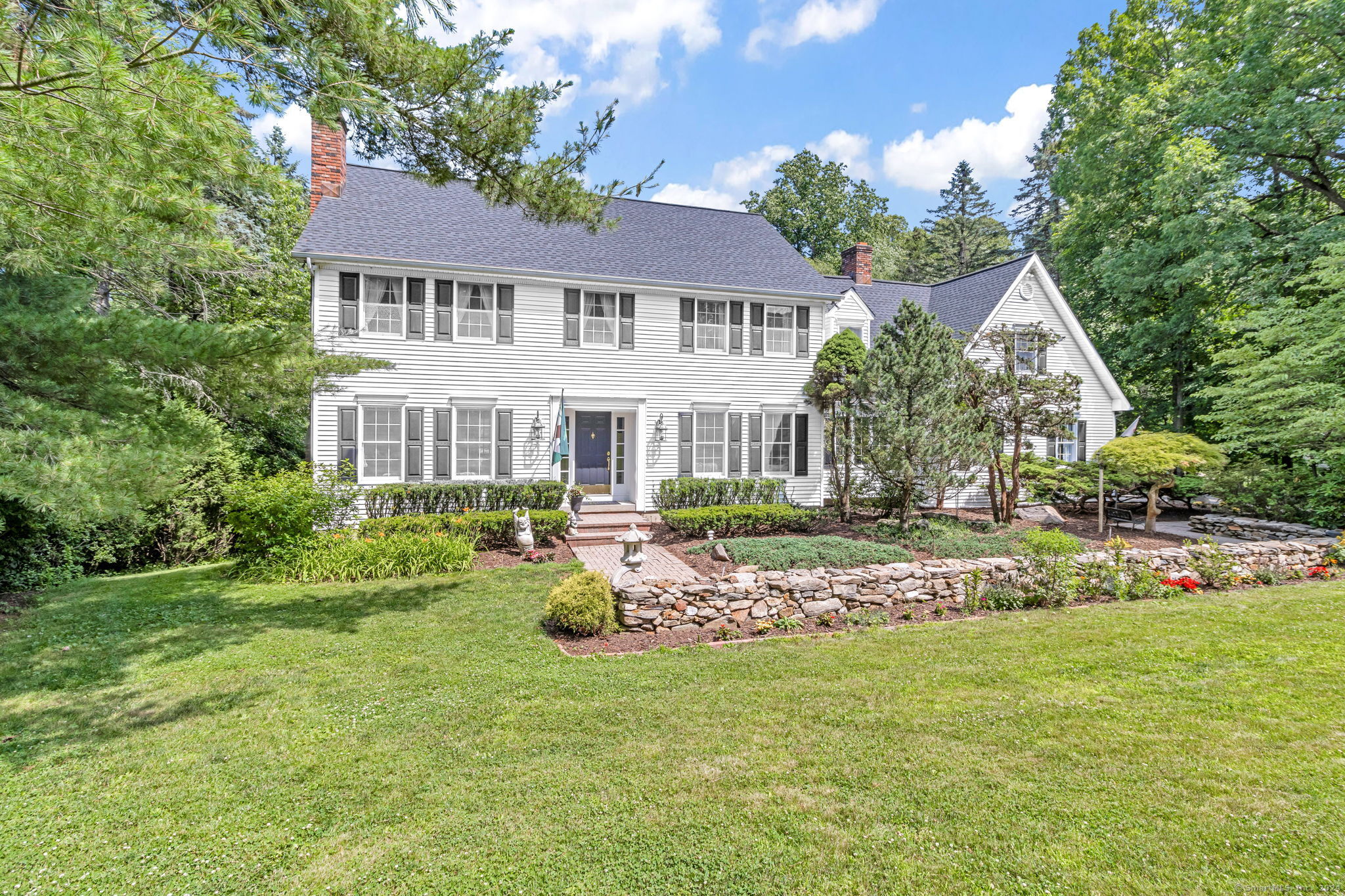 Property for Sale at 48 Wedgewood Drive, Danbury, Connecticut - Bedrooms: 5 
Bathrooms: 5 
Rooms: 10  - $985,000