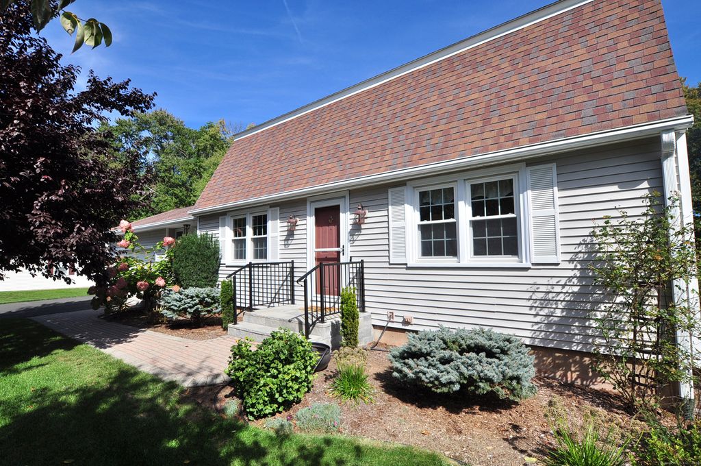 Photo of 16 Crabapple Road, Windsor, CT 06095 (MLS # 24132436)