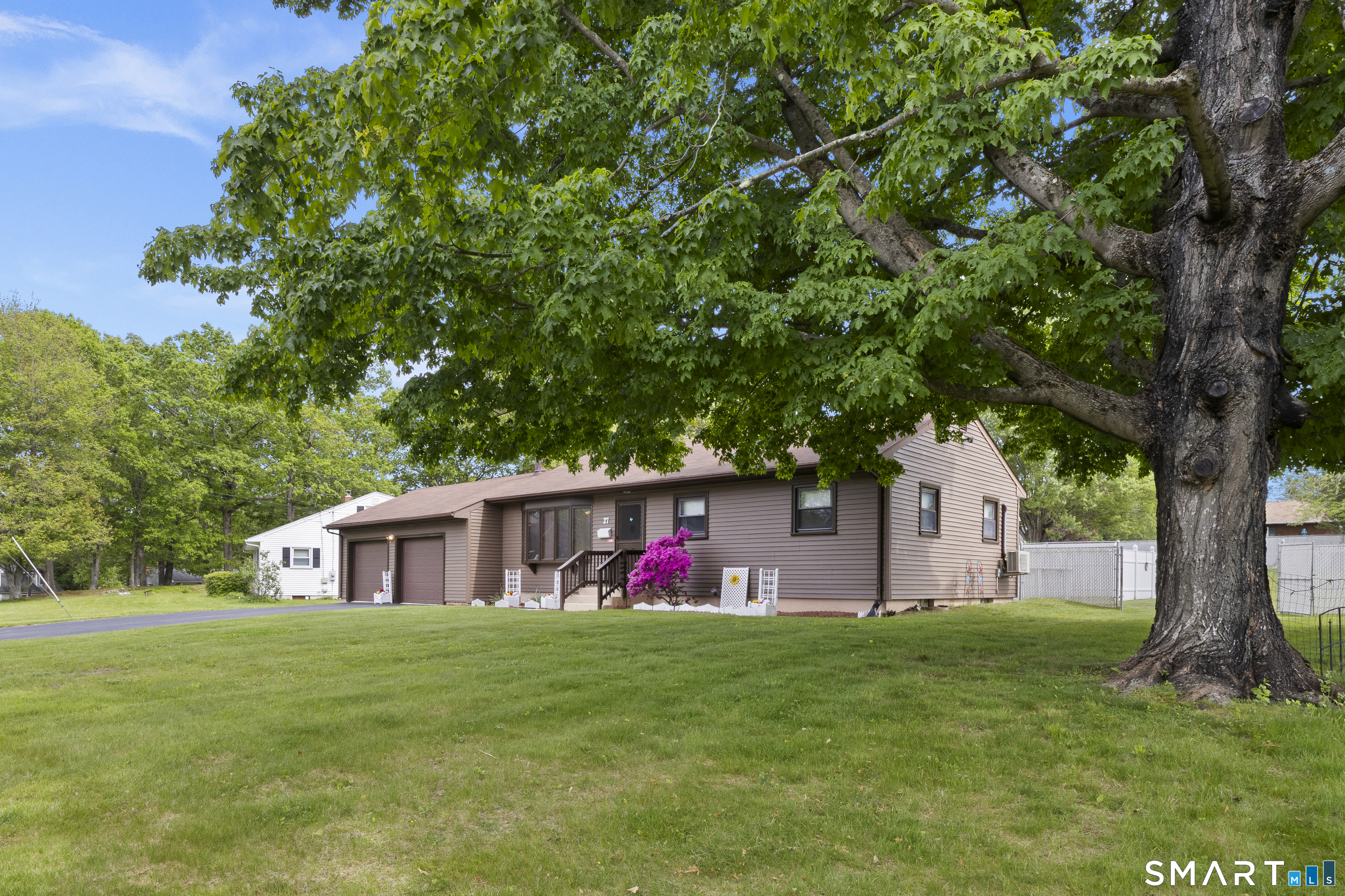 27 McIntosh Avenue