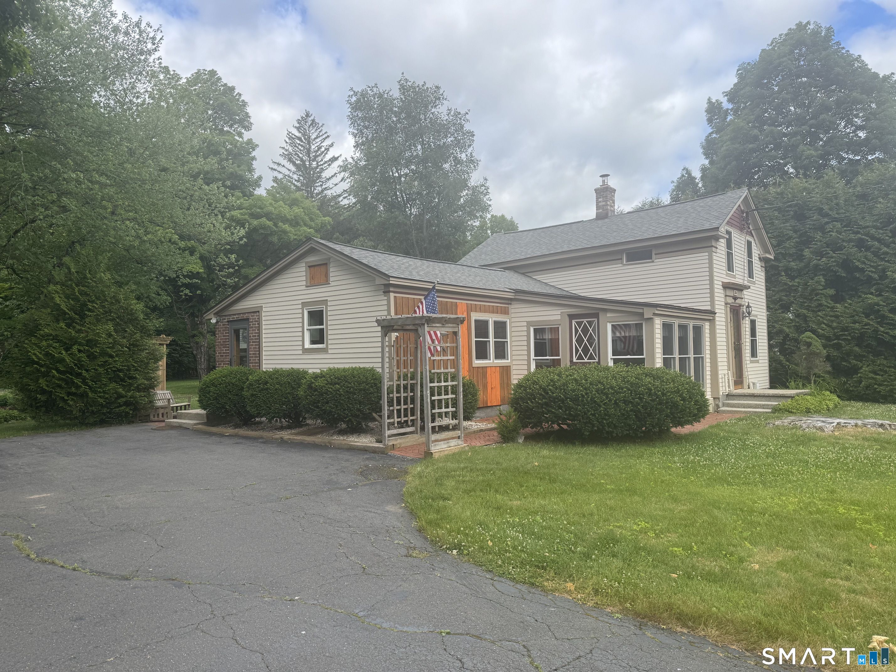 325 Main Street