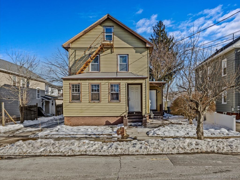 Property for Sale at East Street, Wallingford, Connecticut - Bedrooms: 7 
Bathrooms: 3 
Rooms: 10  - $549,000