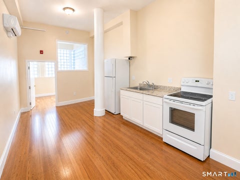 Photo of 105 Bank Street #1D, Waterbury, CT 06702 (MLS # 24095612)