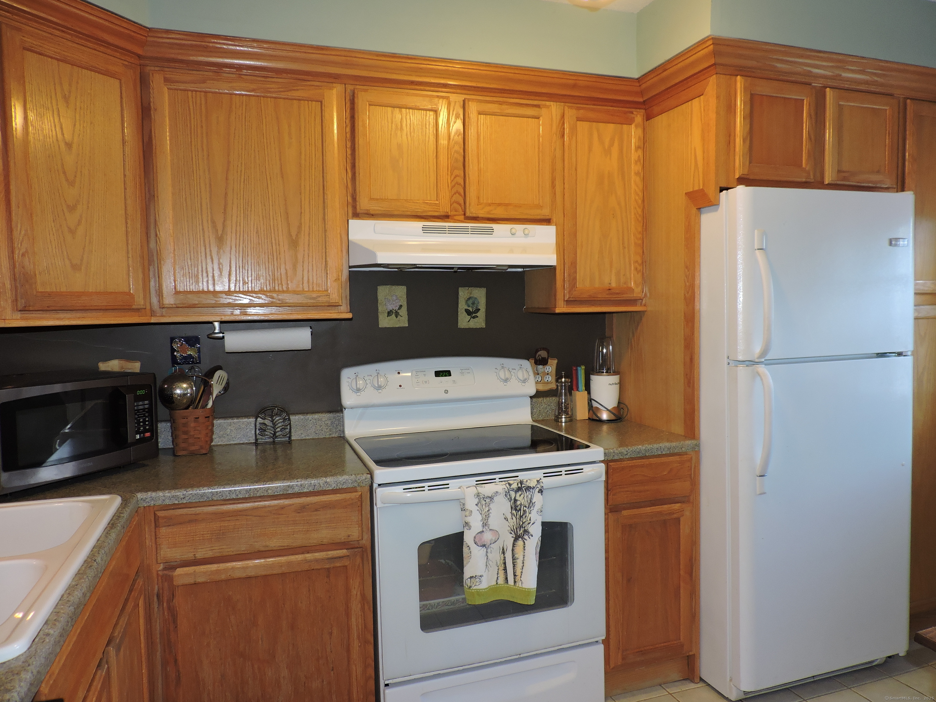 412 Main Street #APT 13, Plymouth, Connecticut image 3
