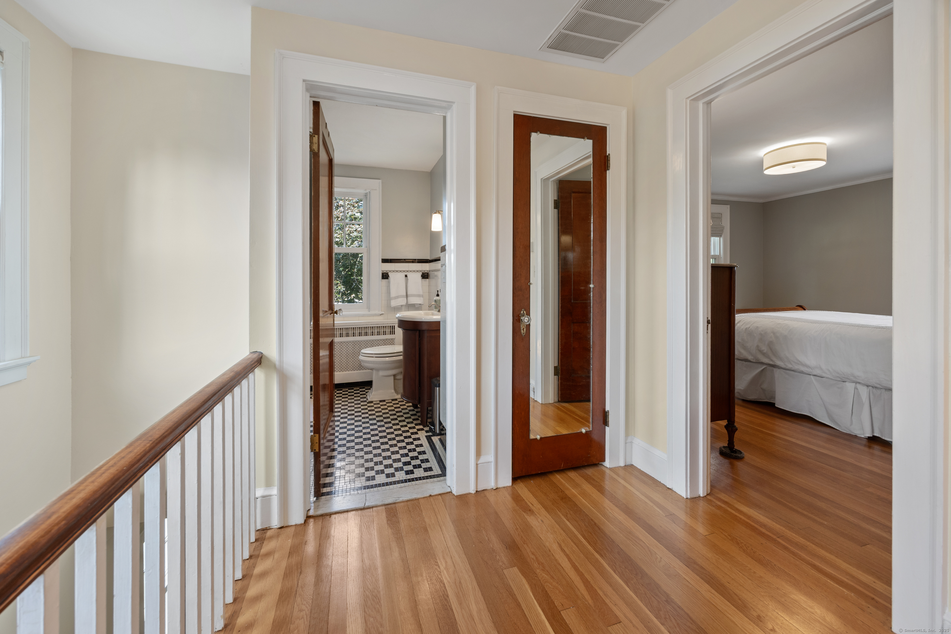 North Haven, Connecticut 06473, United States, 3 Bedrooms Bedrooms, ,2 BathroomsBathrooms,Residential,Pending,152307