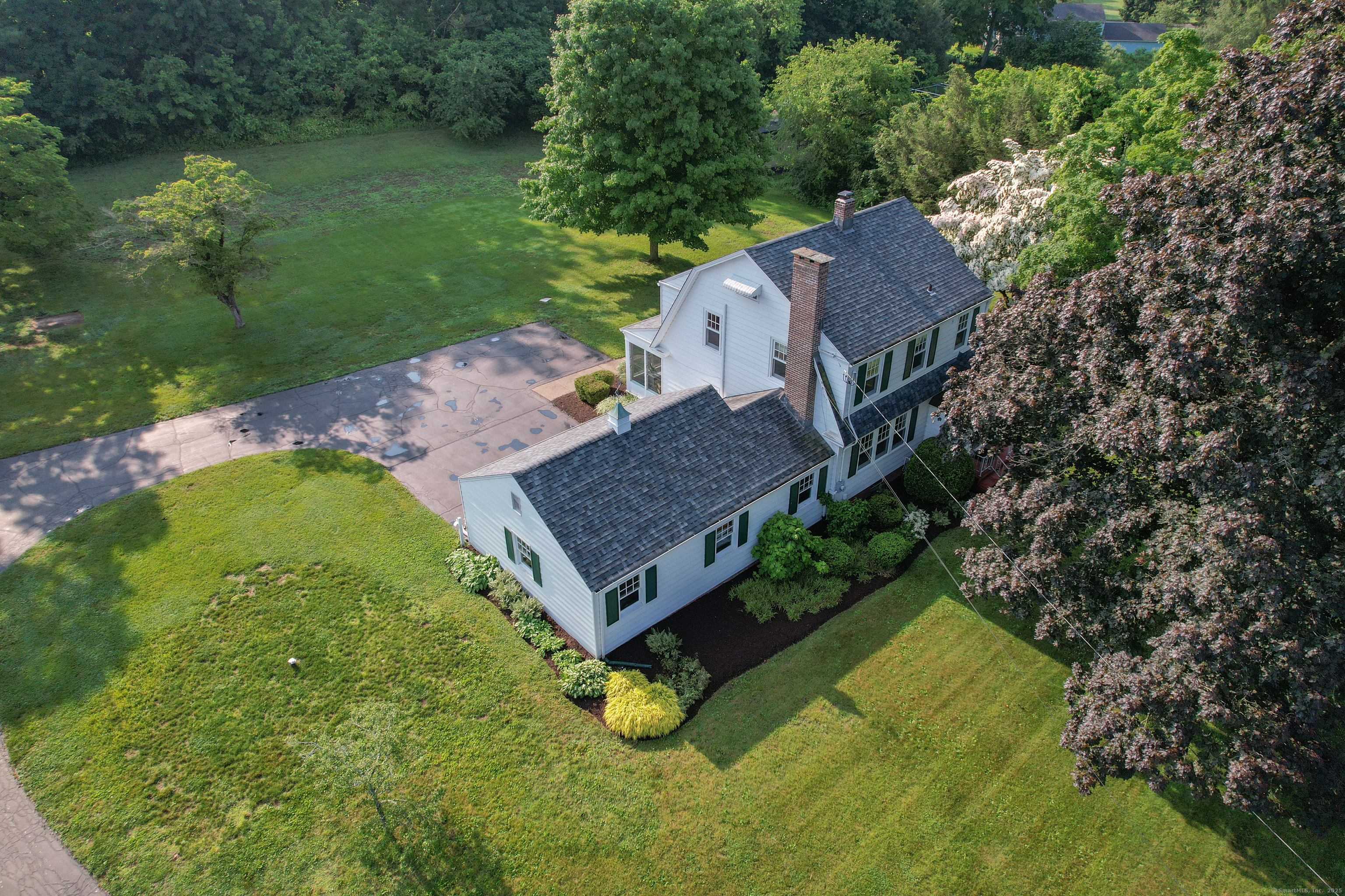 North Haven, Connecticut 06473, United States, 3 Bedrooms Bedrooms, ,2 BathroomsBathrooms,Residential,Pending,152307