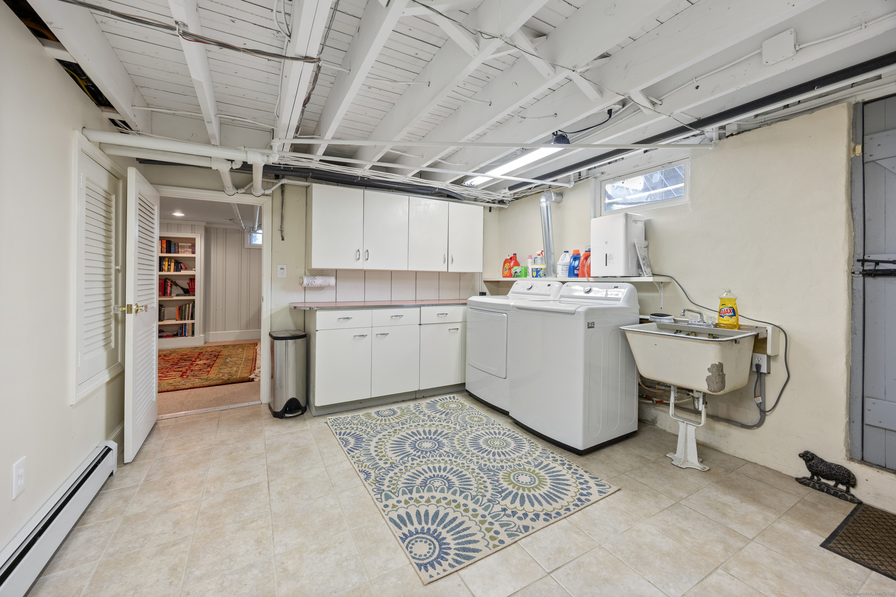 North Haven, Connecticut 06473, United States, 3 Bedrooms Bedrooms, ,2 BathroomsBathrooms,Residential,Pending,152307