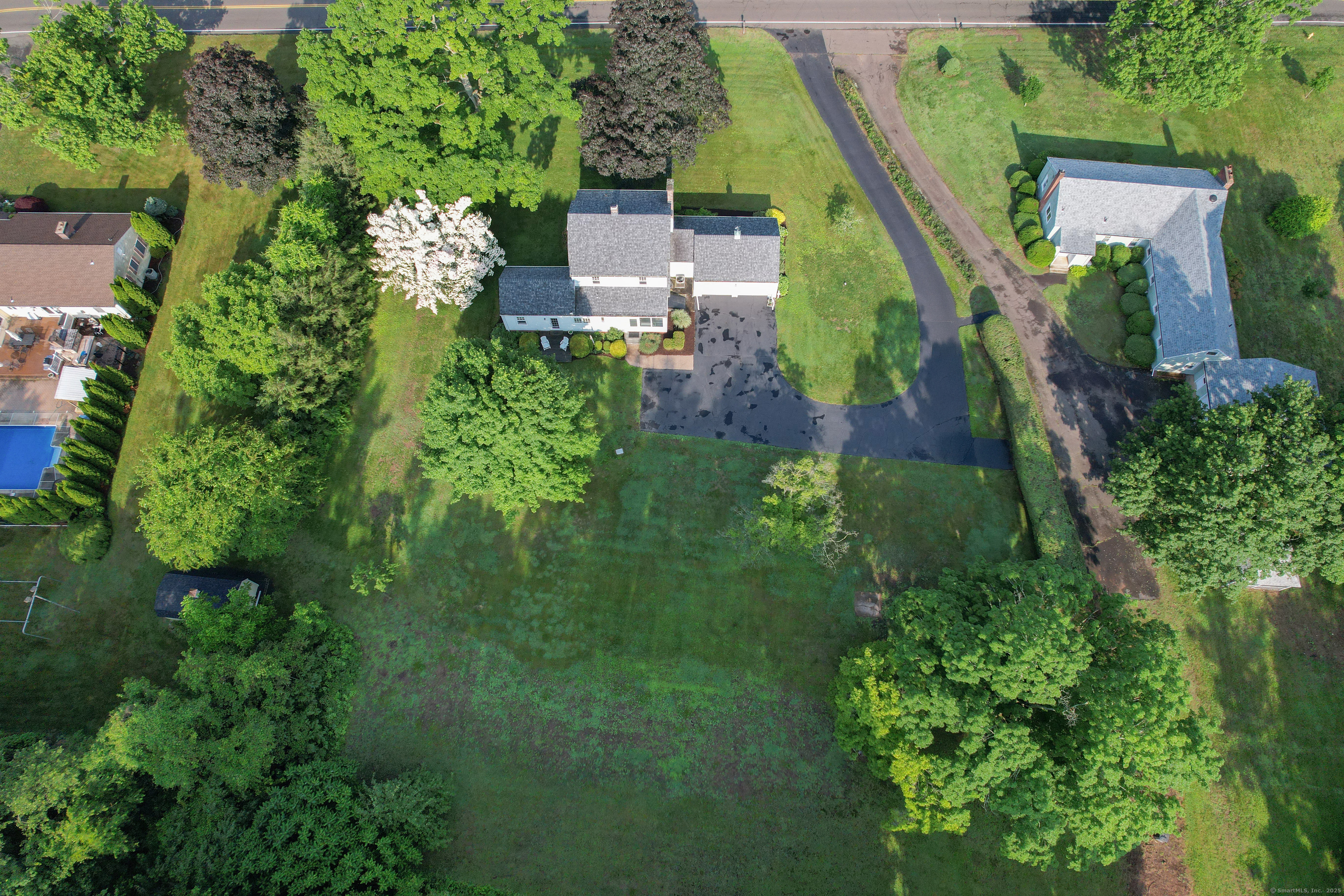 North Haven, Connecticut 06473, United States, 3 Bedrooms Bedrooms, ,2 BathroomsBathrooms,Residential,Pending,152307