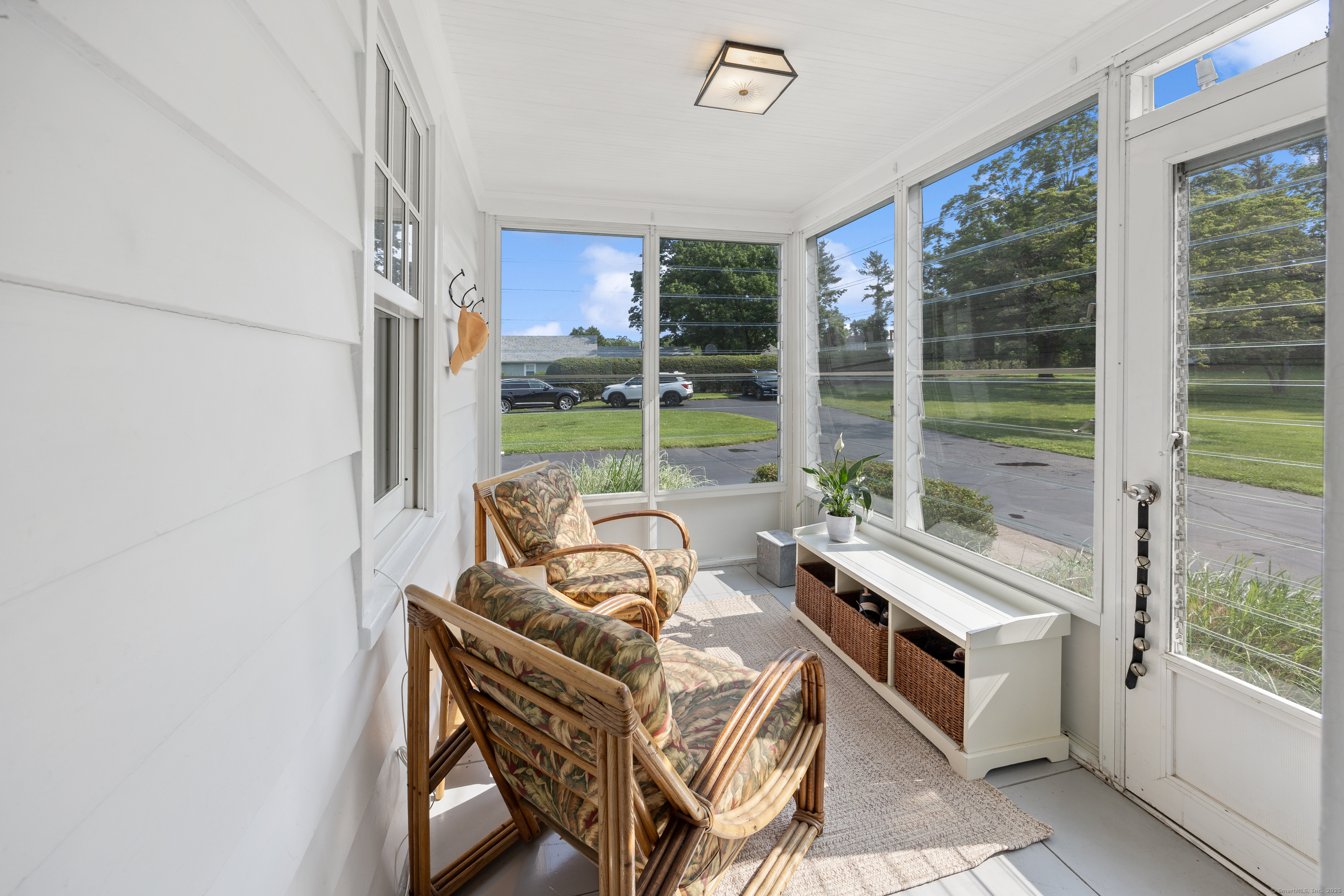 North Haven, Connecticut 06473, United States, 3 Bedrooms Bedrooms, ,2 BathroomsBathrooms,Residential,Pending,152307