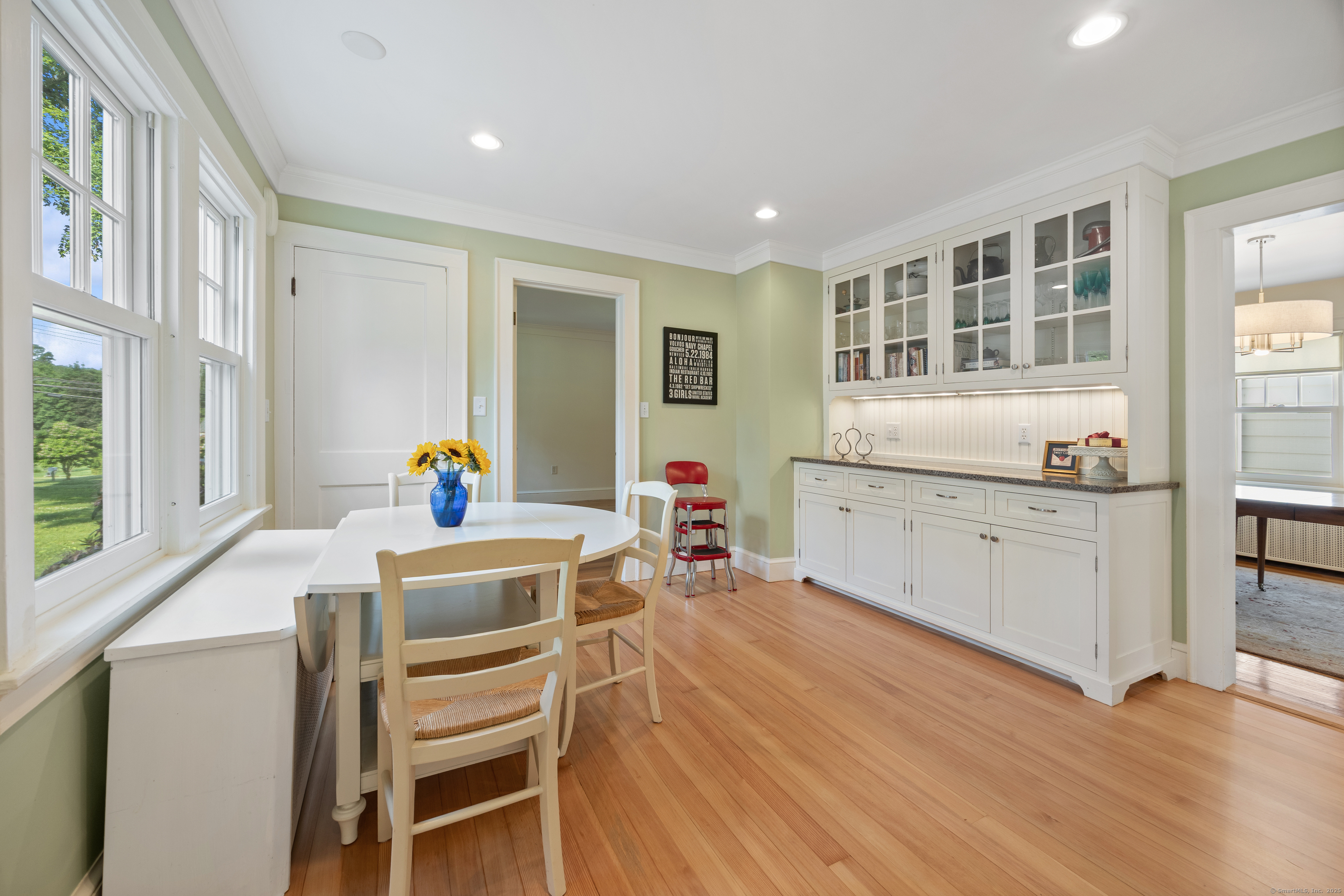 North Haven, Connecticut 06473, United States, 3 Bedrooms Bedrooms, ,2 BathroomsBathrooms,Residential,Pending,152307