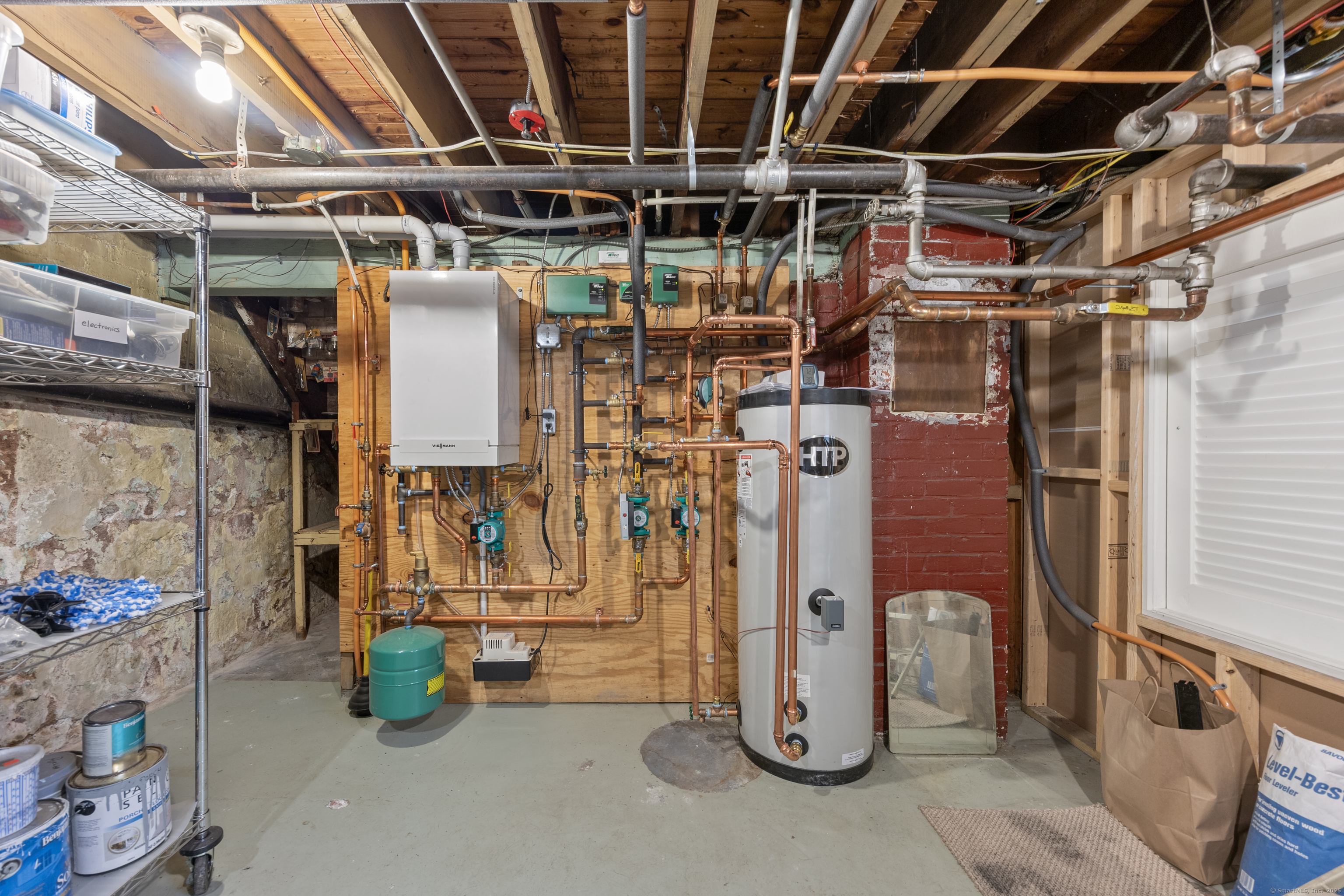 North Haven, Connecticut 06473, United States, 3 Bedrooms Bedrooms, ,2 BathroomsBathrooms,Residential,Pending,152307